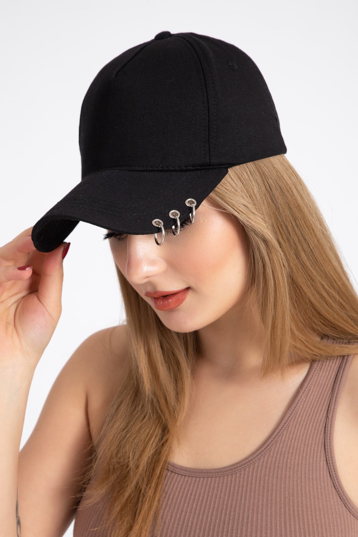 Accesory City Arkası Cırtlı Ayarlanabilir Piercingli  Siyah Şapka PS0031