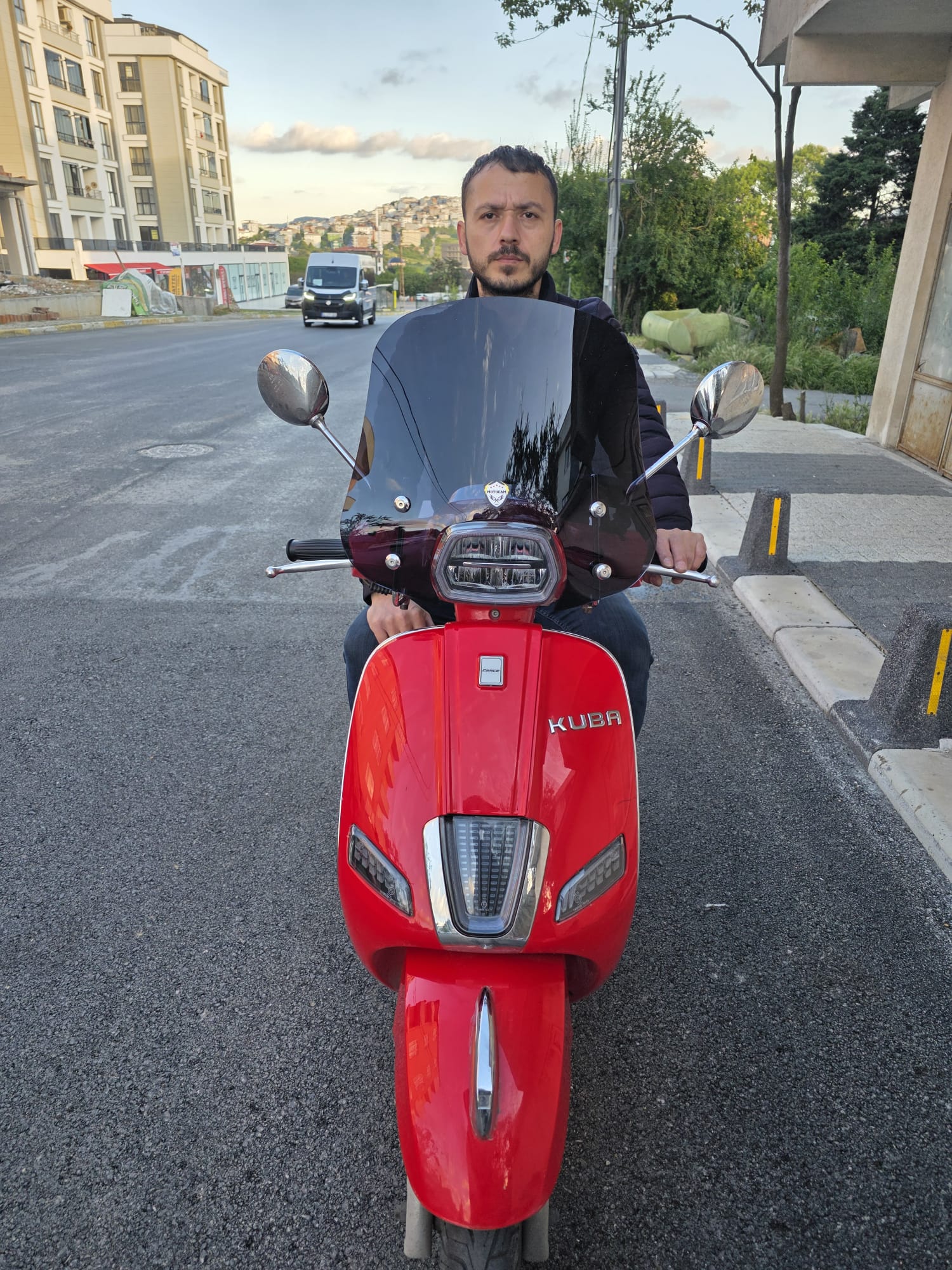 Küba Grace 50 125 Ön Cam 2023-2025 Model 42cm Siyah Renkli Elcikli APARATSIZDIR