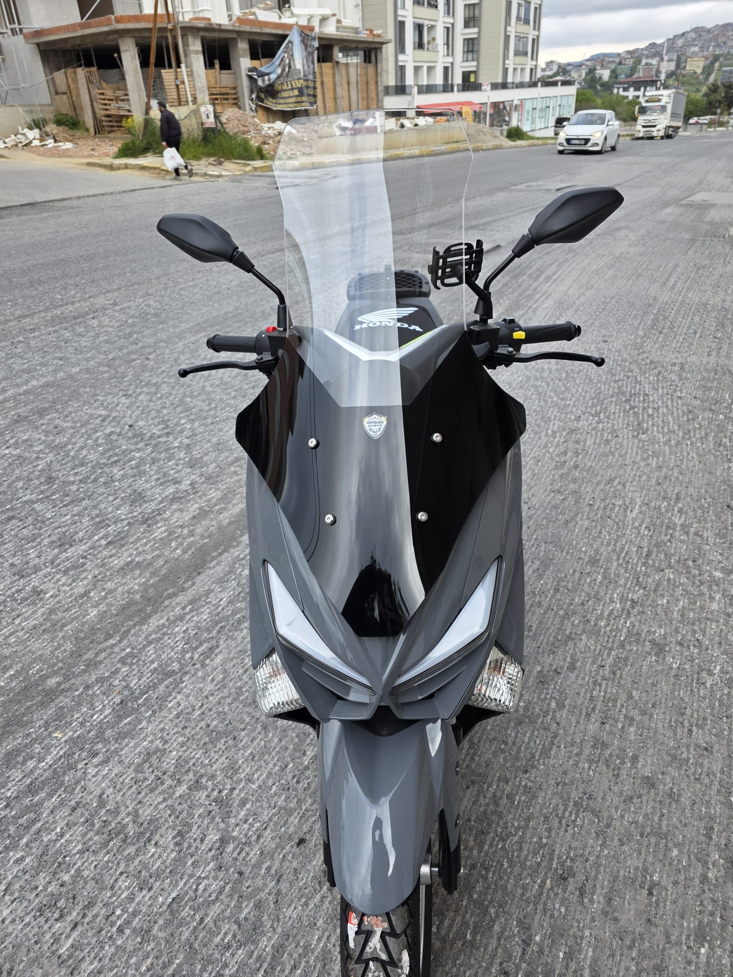 Revolt RSX4 Siperlik Ön Cam 2022-2025 Model 78cm Şeffaf Renkli 4mm UZUN CAM
