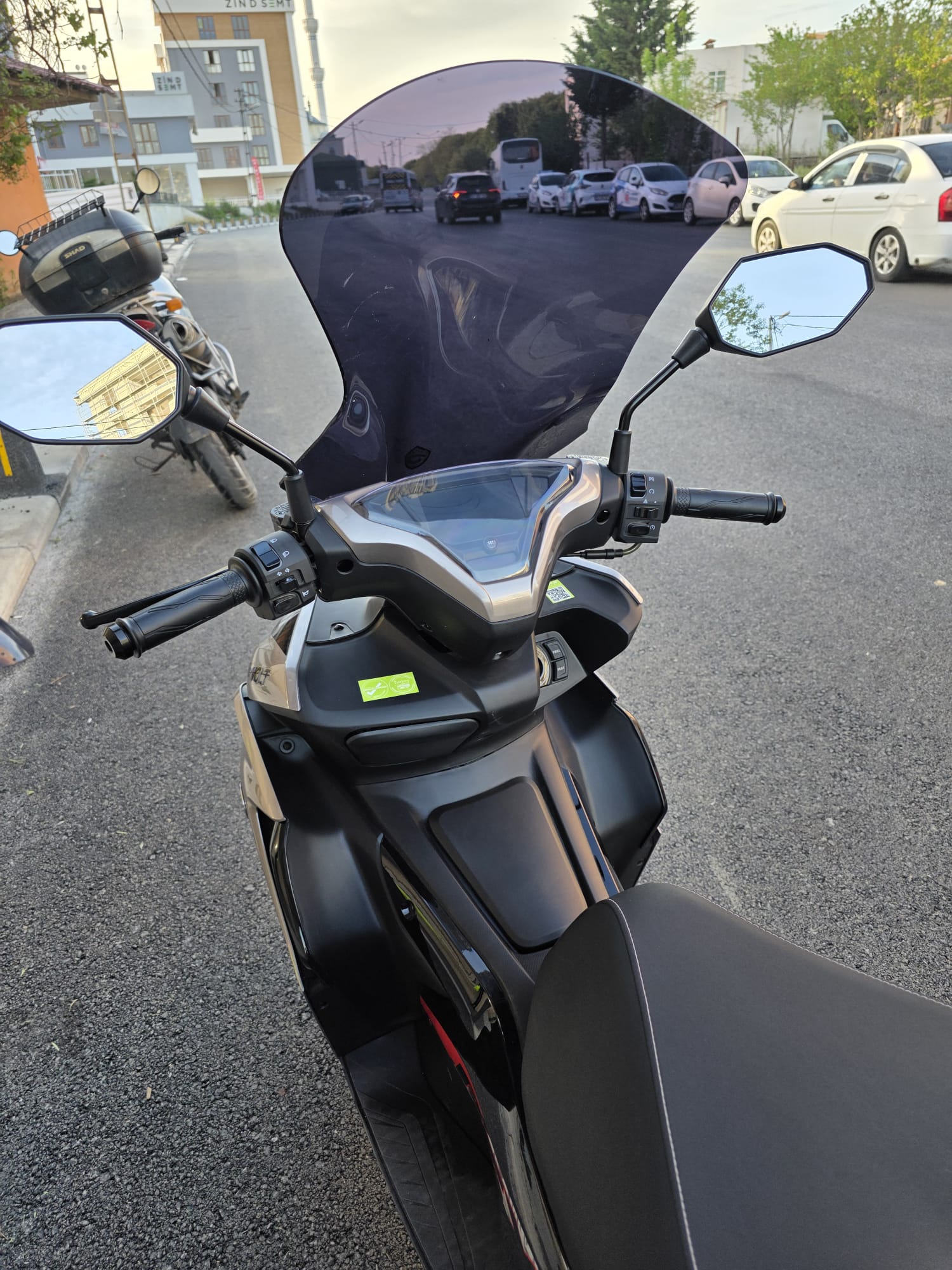 Yamaha MiO Aerox Siperlik Ön Cam Siyah Renkli 54cm 4mm