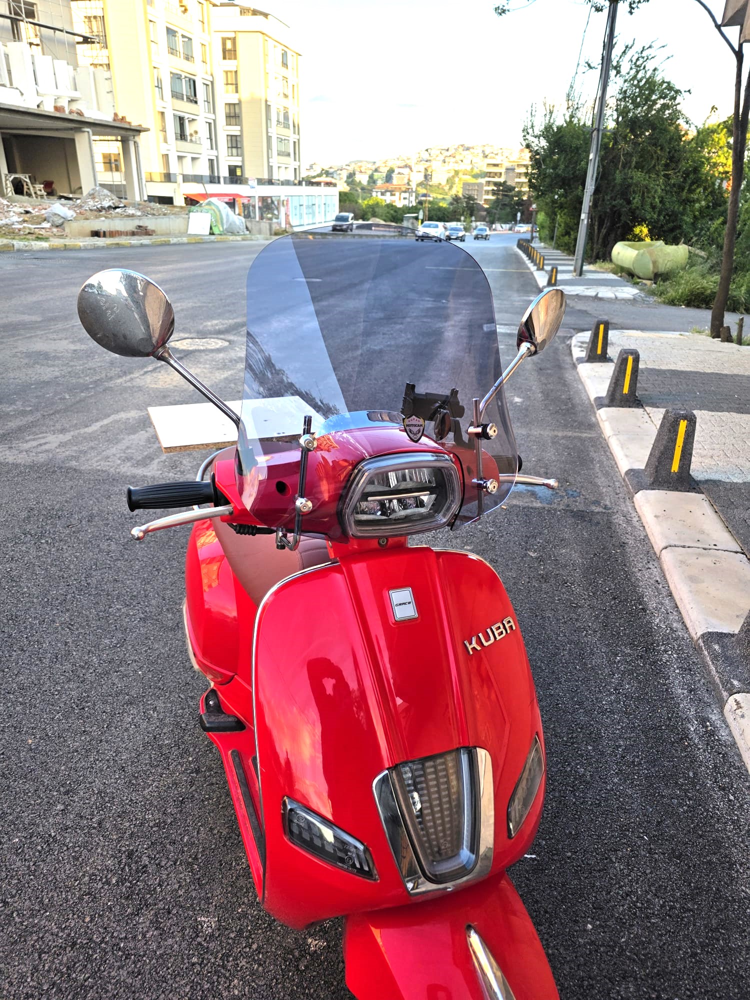 Küba Grace 50 125 Ön Cam 2023-2025 Model 42cm Füme Renkli APARATSIZDIR