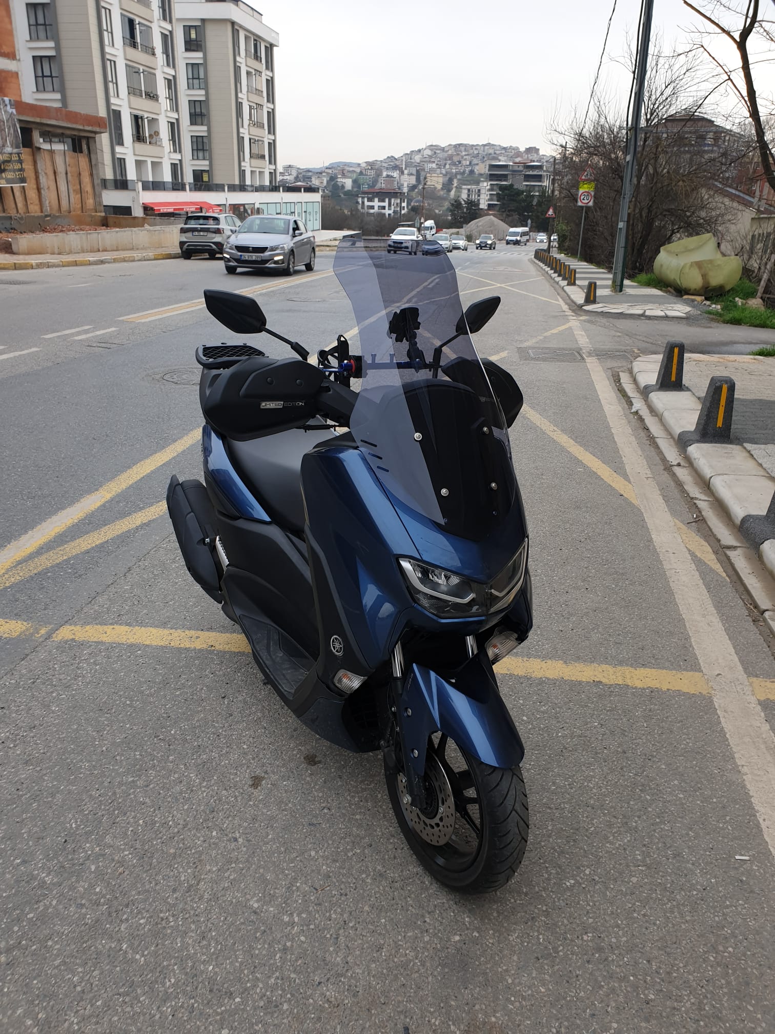 Yamaha Nmax Siperlik Ön Cam 2021-2025 Model 72cm Füme Renkli 4mm UZUN CAM