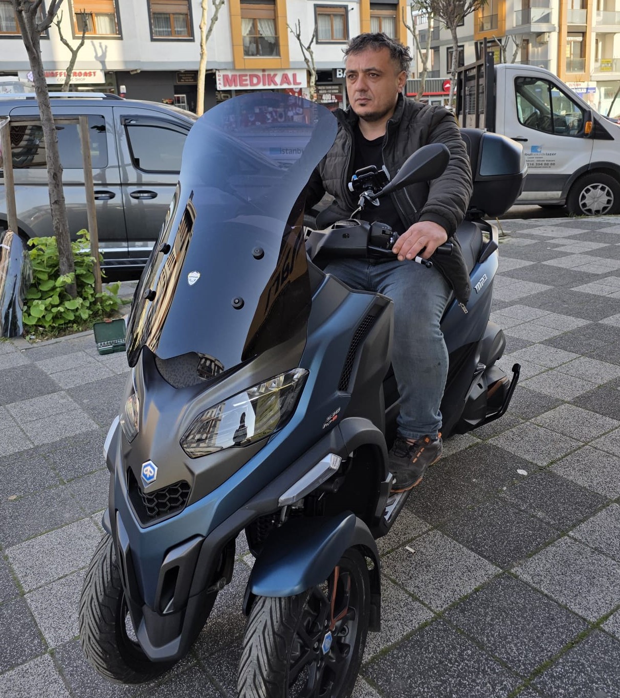 Piaggio MP3 530 Siperlik Ön Cam 2023-2025 Model 72cm Siyah Renkli 4mm UZUN CAM