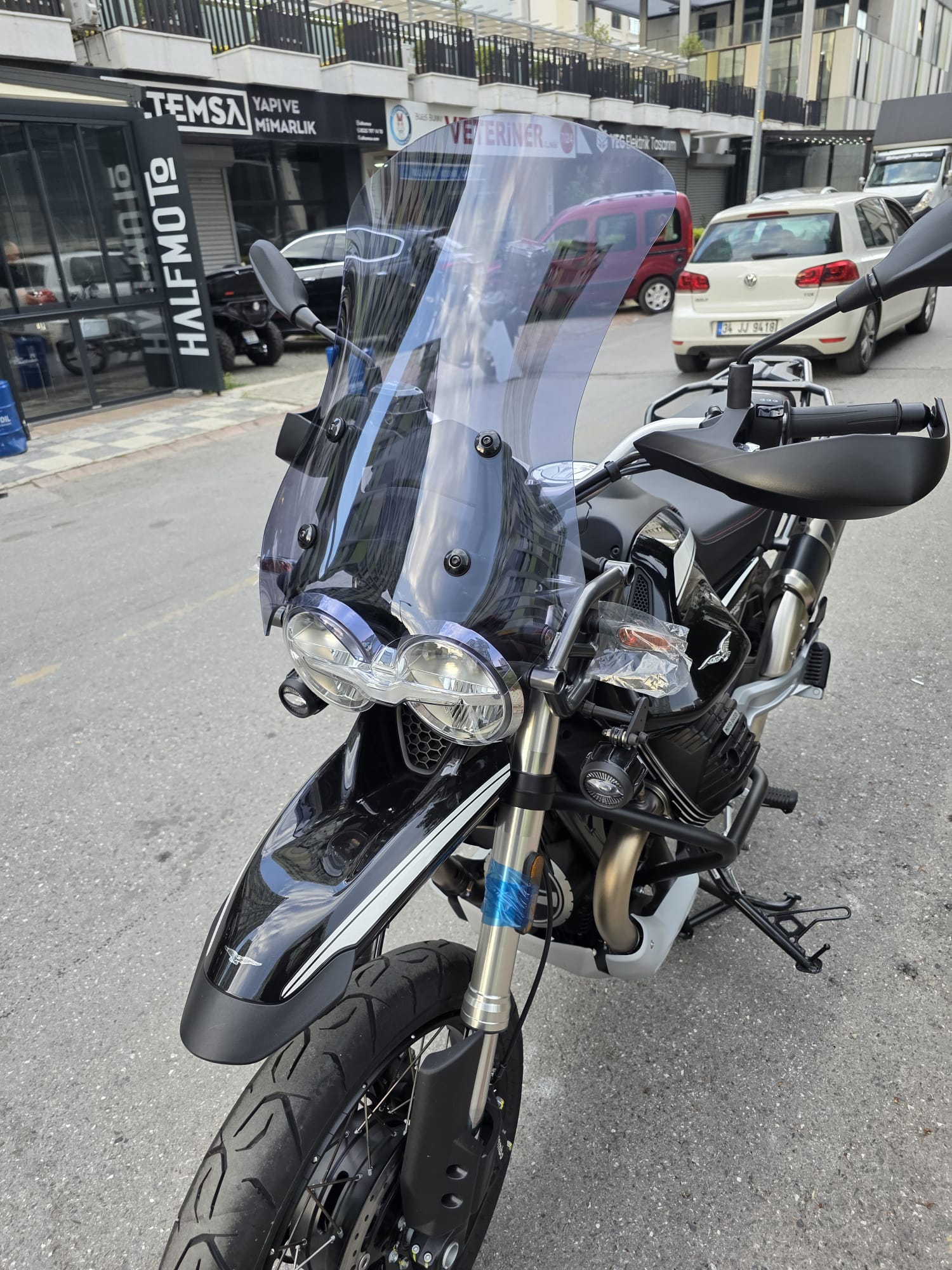 Moto Guzzi V85 Siperlik Ön Cam 2019-2023 Model 58cm Füme Renkli 4mm