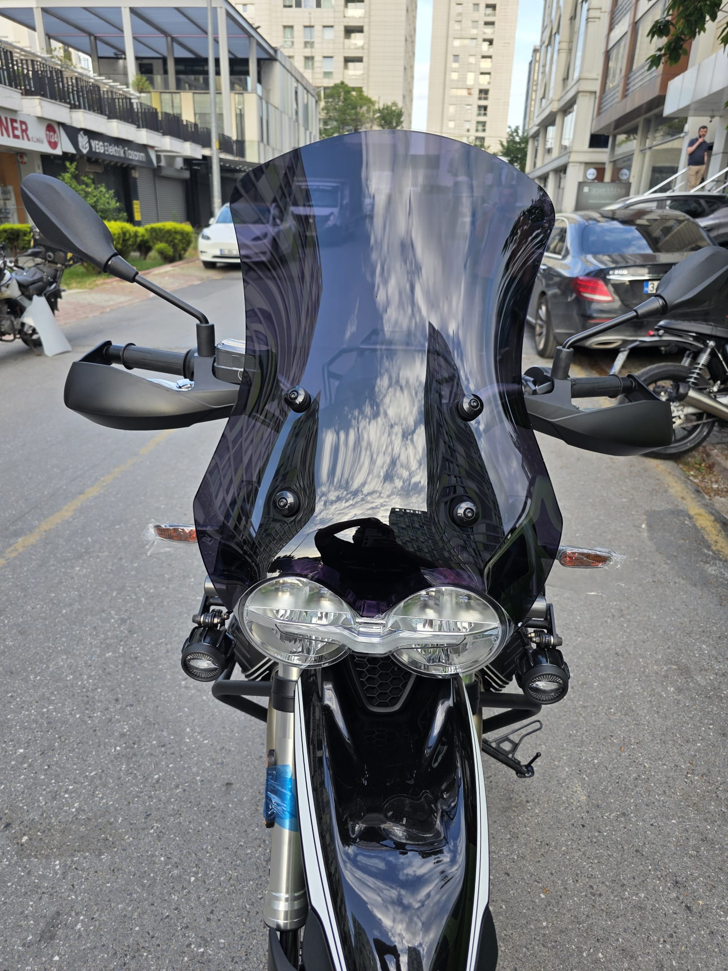 Moto Guzzi V85 Siperlik Ön Cam 2019-2023 Model 58cm Şeffaf Renkli 4mm