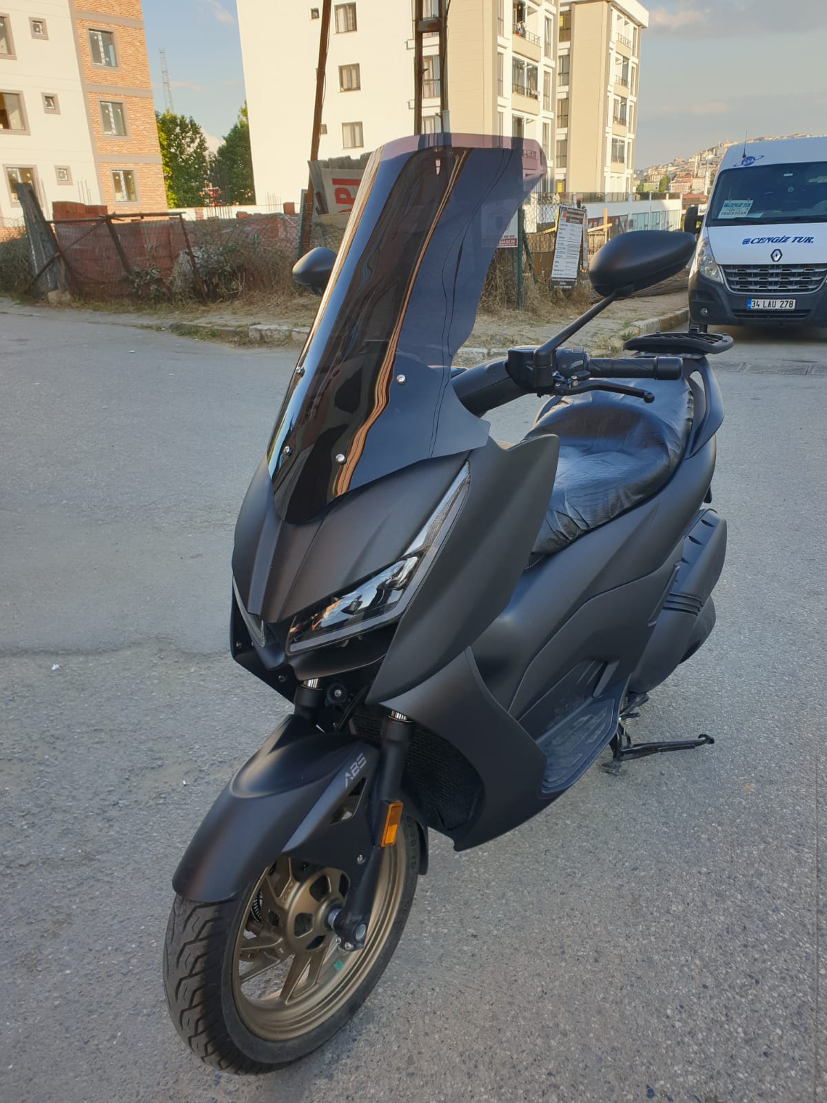 RKS RZ 250 S Siperlik Ön Cam 2022-2025 Model 68cm Siyah Renkli 4mm