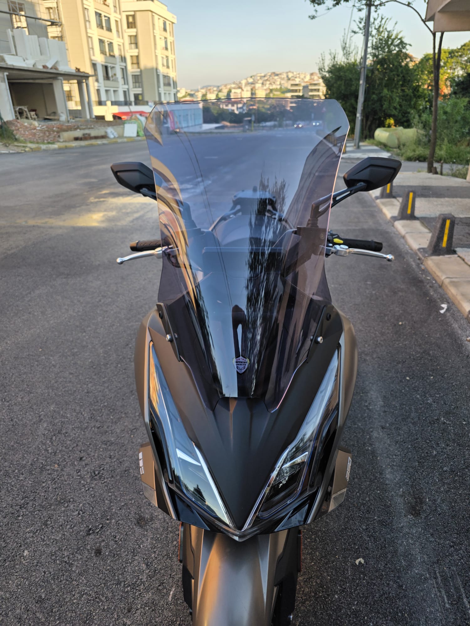 Kymco Downtown GT 350 Siperlik Ön Cam 2025 Model 62cm Füme Renkli 4mm