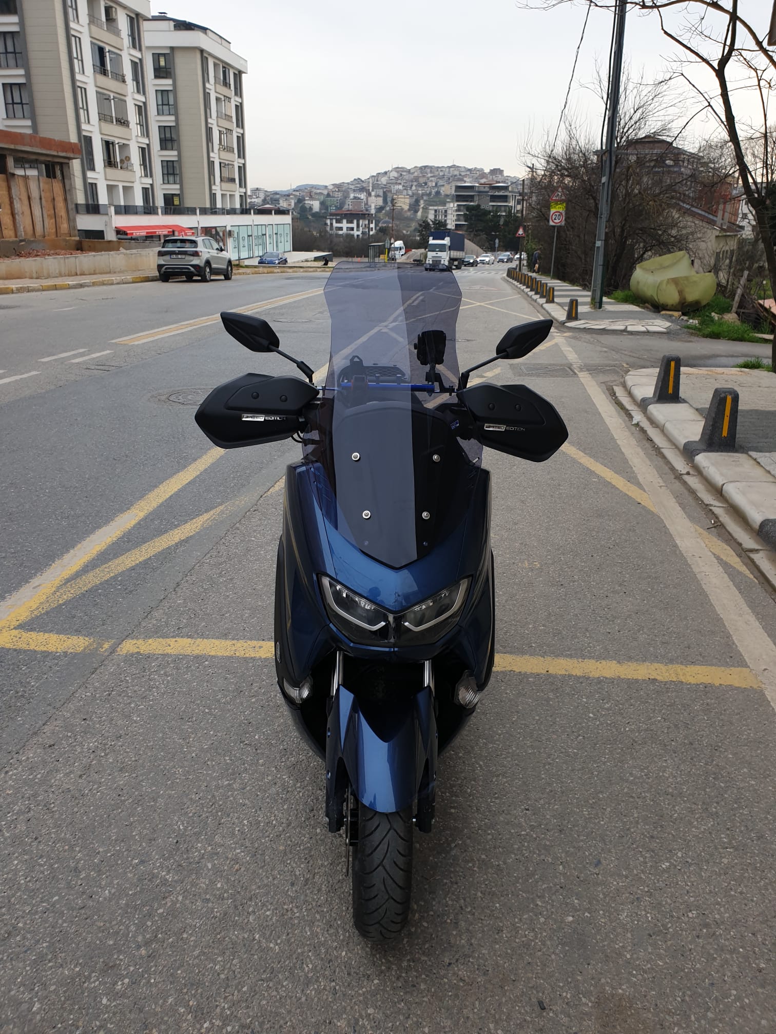 Yamaha Nmax Siperlik Ön Cam 2021-2025 Model 72cm Füme Renkli 4mm UZUN CAM