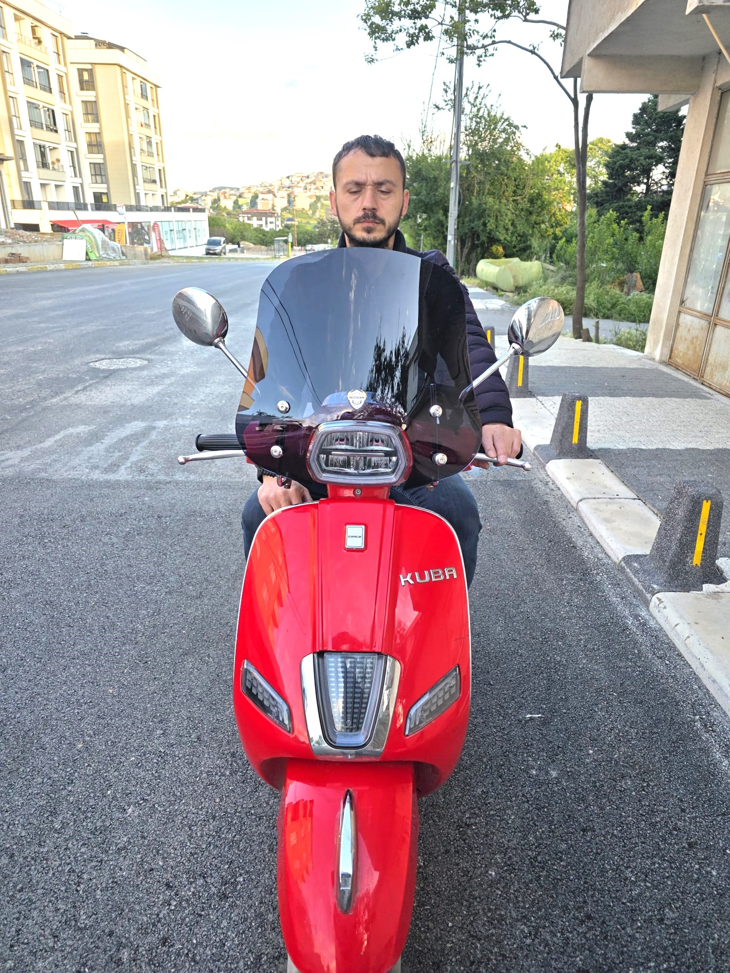Küba Grace 50 125 Ön Cam 2023-2025 Model 42cm Siyah Renkli APARATSIZDIR