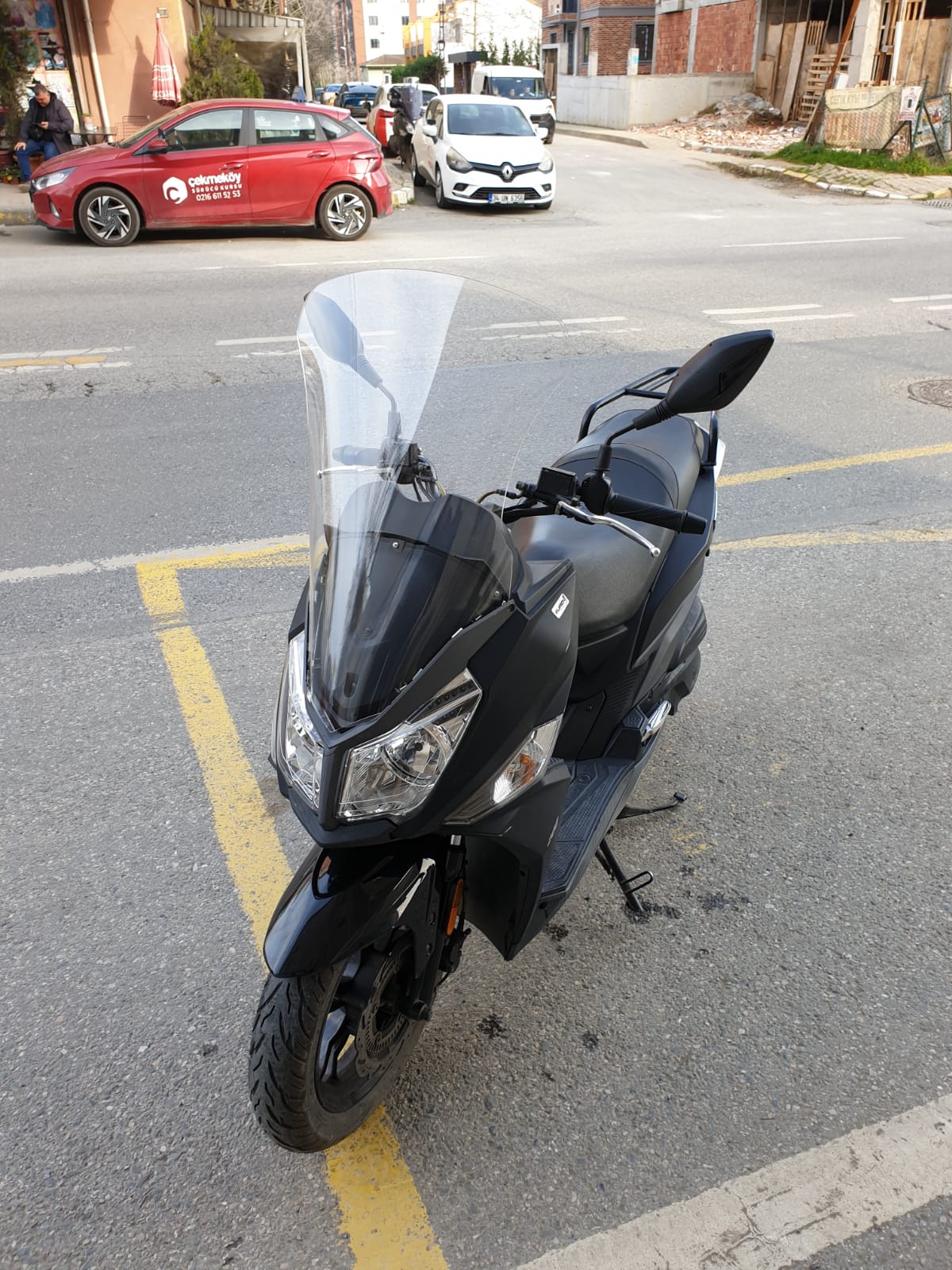 SYM JET 14 200 Siperlik Ön Cam 2017-2025 Model 72cm Şeffaf Renkli 4mm UZUN CAM