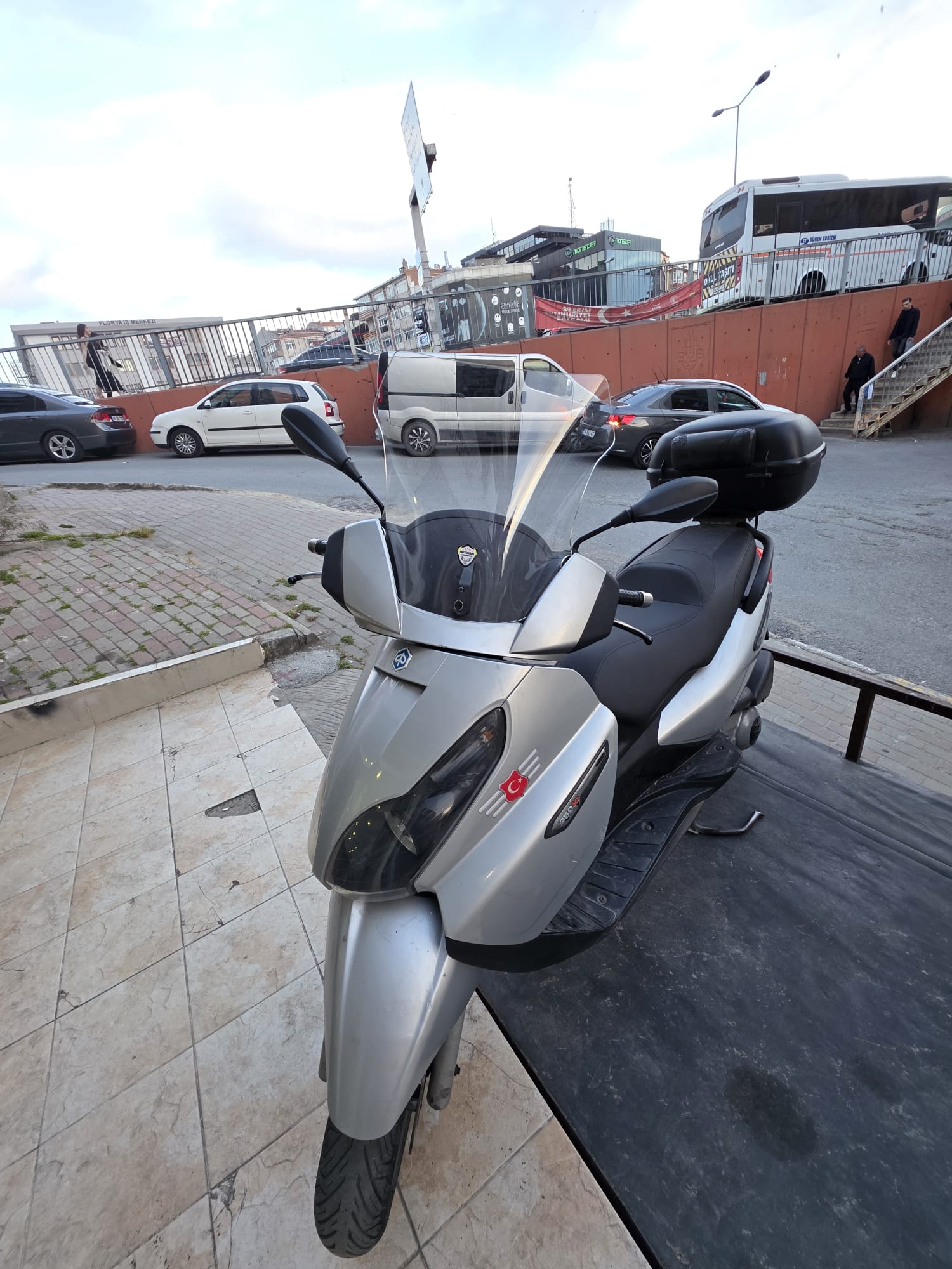 Piaggio X7 Siperlik Ön Cam 2007-2012 Model 43cm Şeffaf Renkli 4mm