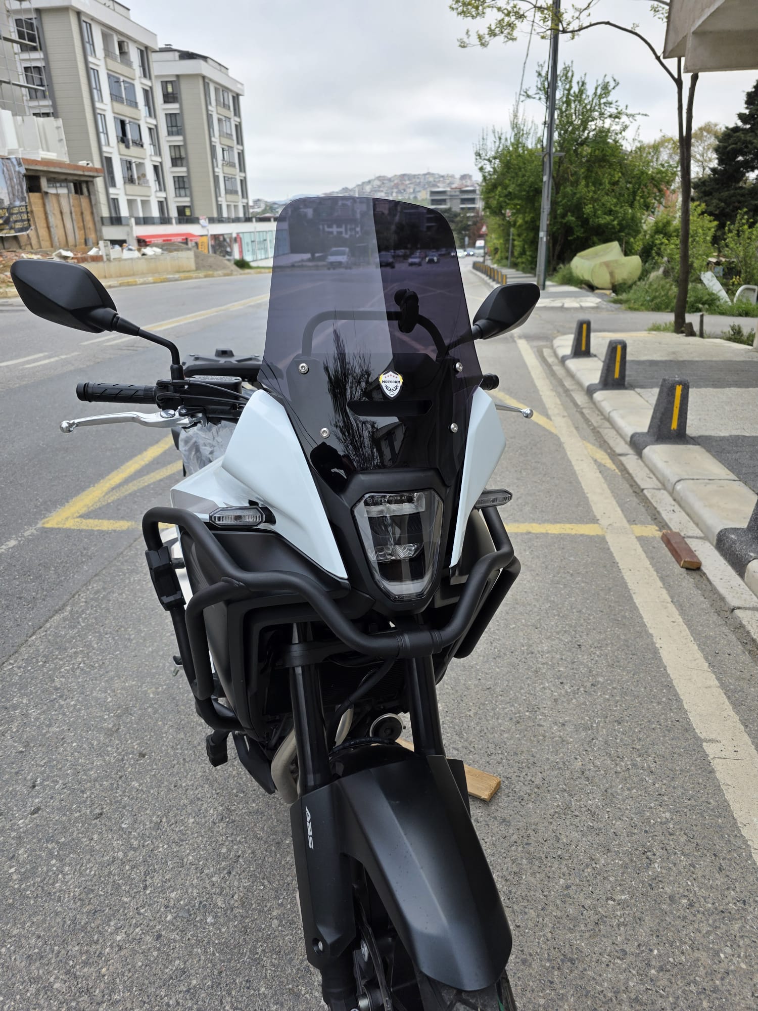 Honda NX 500 Ön Cam 34cm 2025 Model Siyah Renkli 4mm Orijinal Boylu