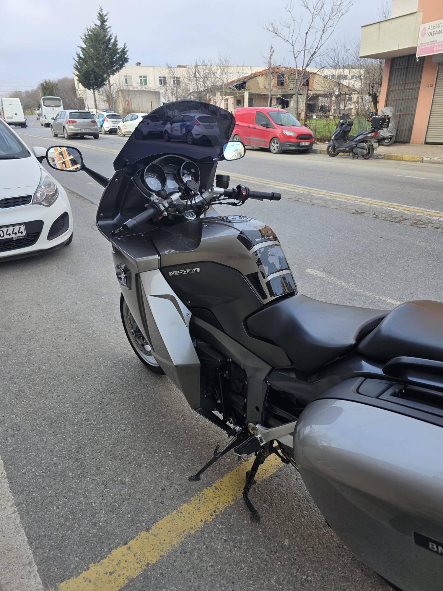 BMW K 1300 GT Siperlik Ön Cam 2009 Model 63cm Siyah Renkli 4mm