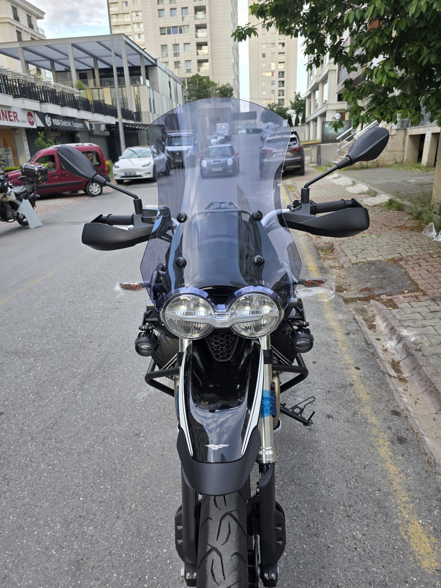 Moto Guzzi V85 Siperlik Ön Cam 2019-2023 Model 58cm Füme Renkli 4mm