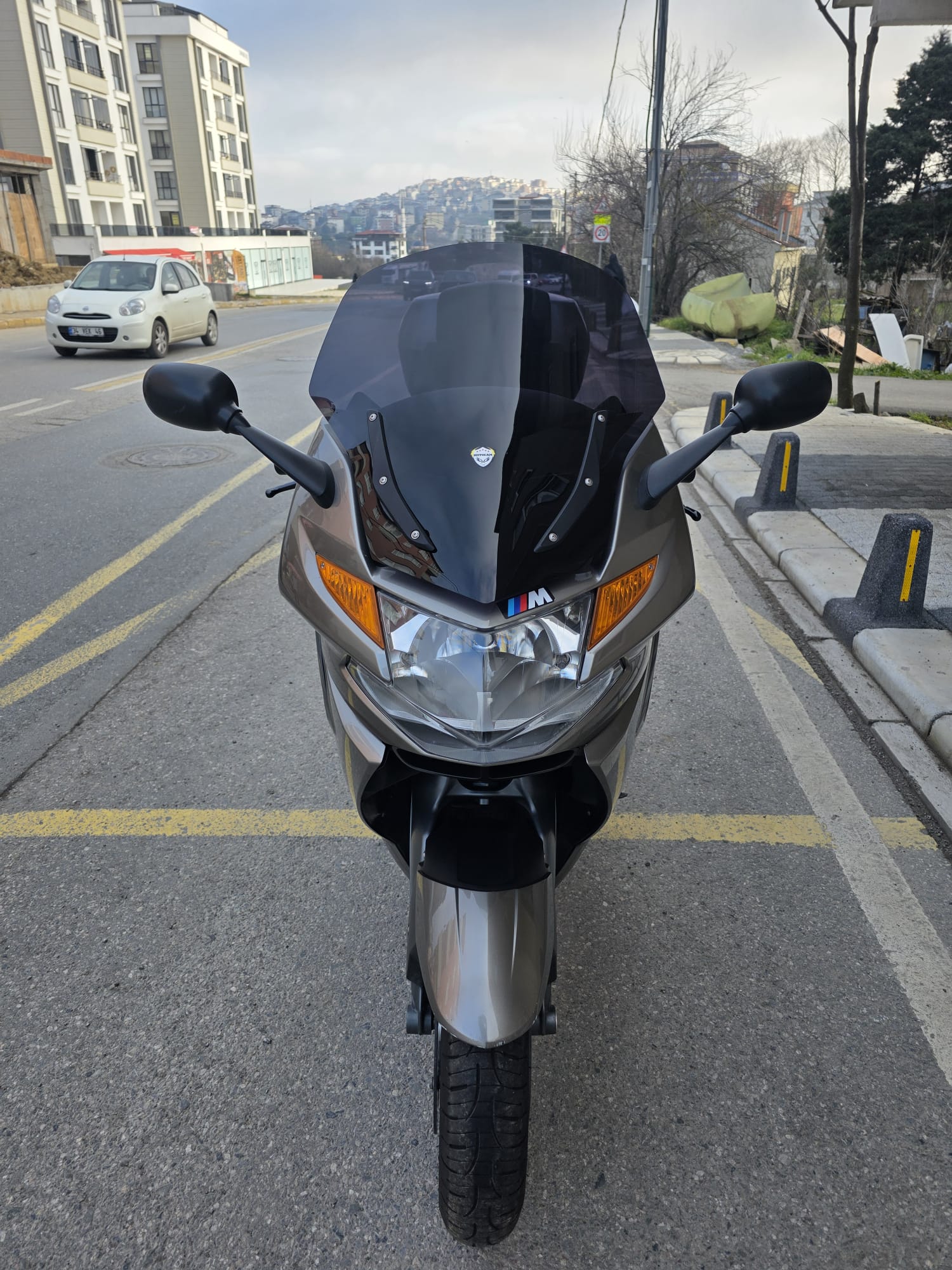 BMW K 1300 GT Siperlik Ön Cam 2009 Model 63cm Siyah Renkli 4mm