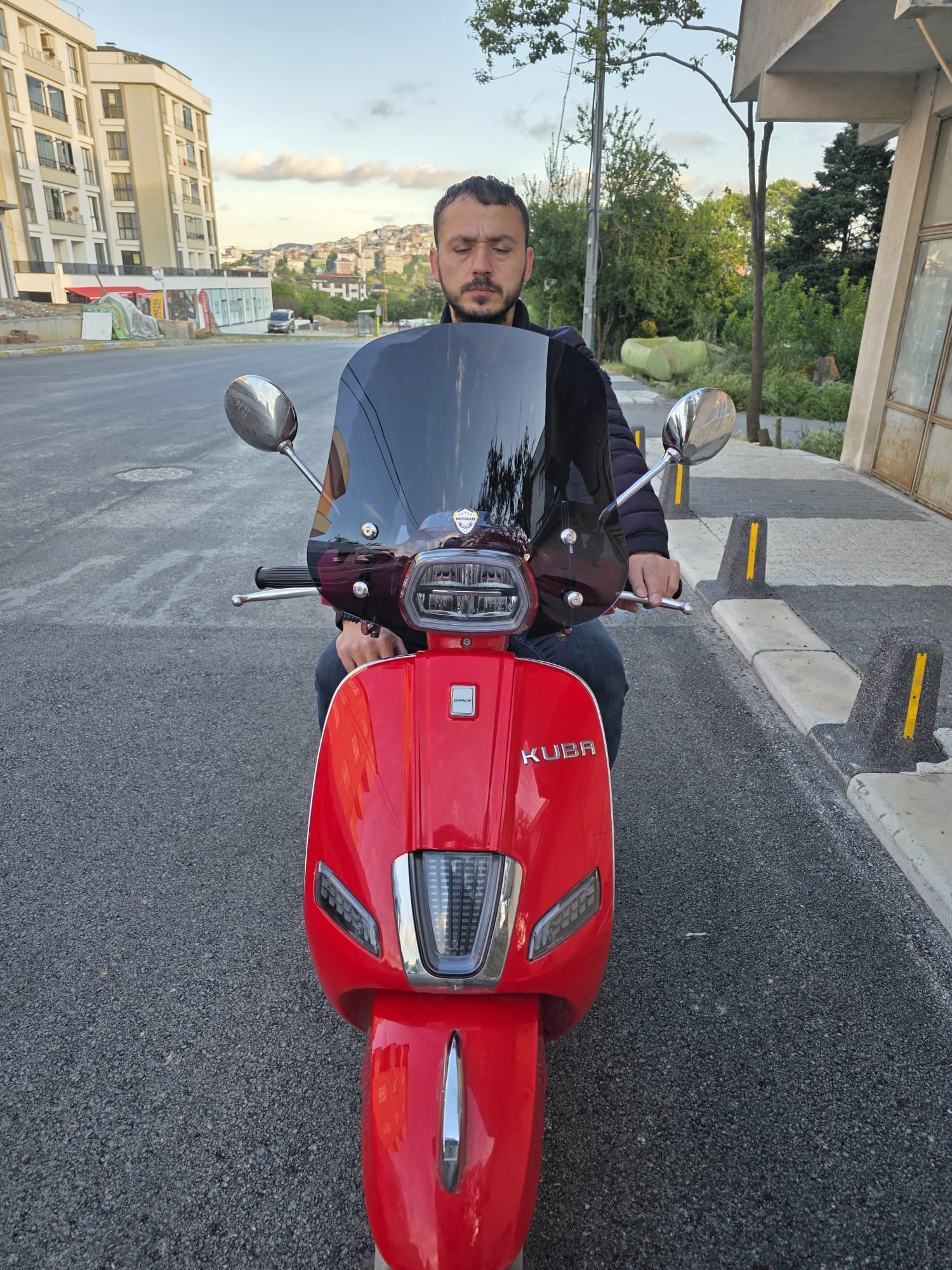 Küba Grace 50 125 Ön Cam 2023-2025 Model 42cm Siyah Renkli Elcikli APARATSIZDIR