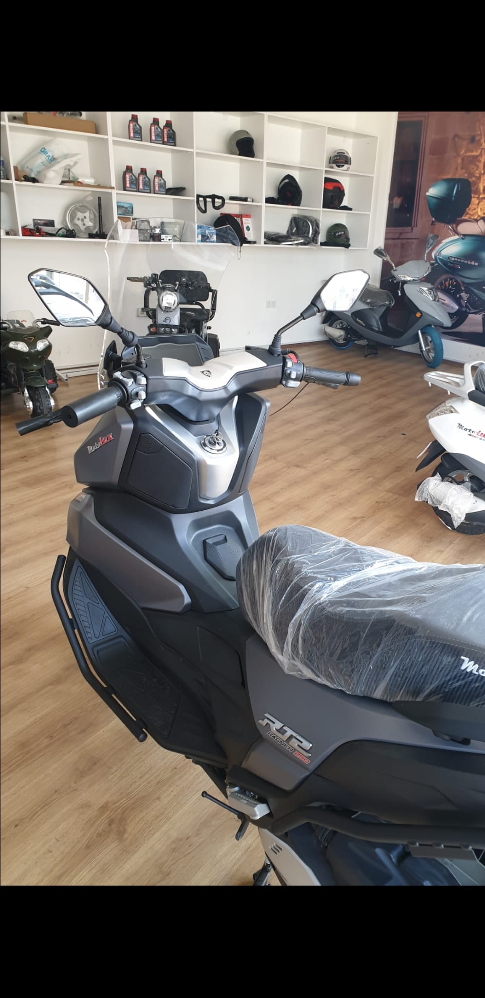 Motolüx RT2 Ragner Siperlik Ön Cam 2023-2025 Model 56cm Şeffaf Renkli 4mm UZUN CAM