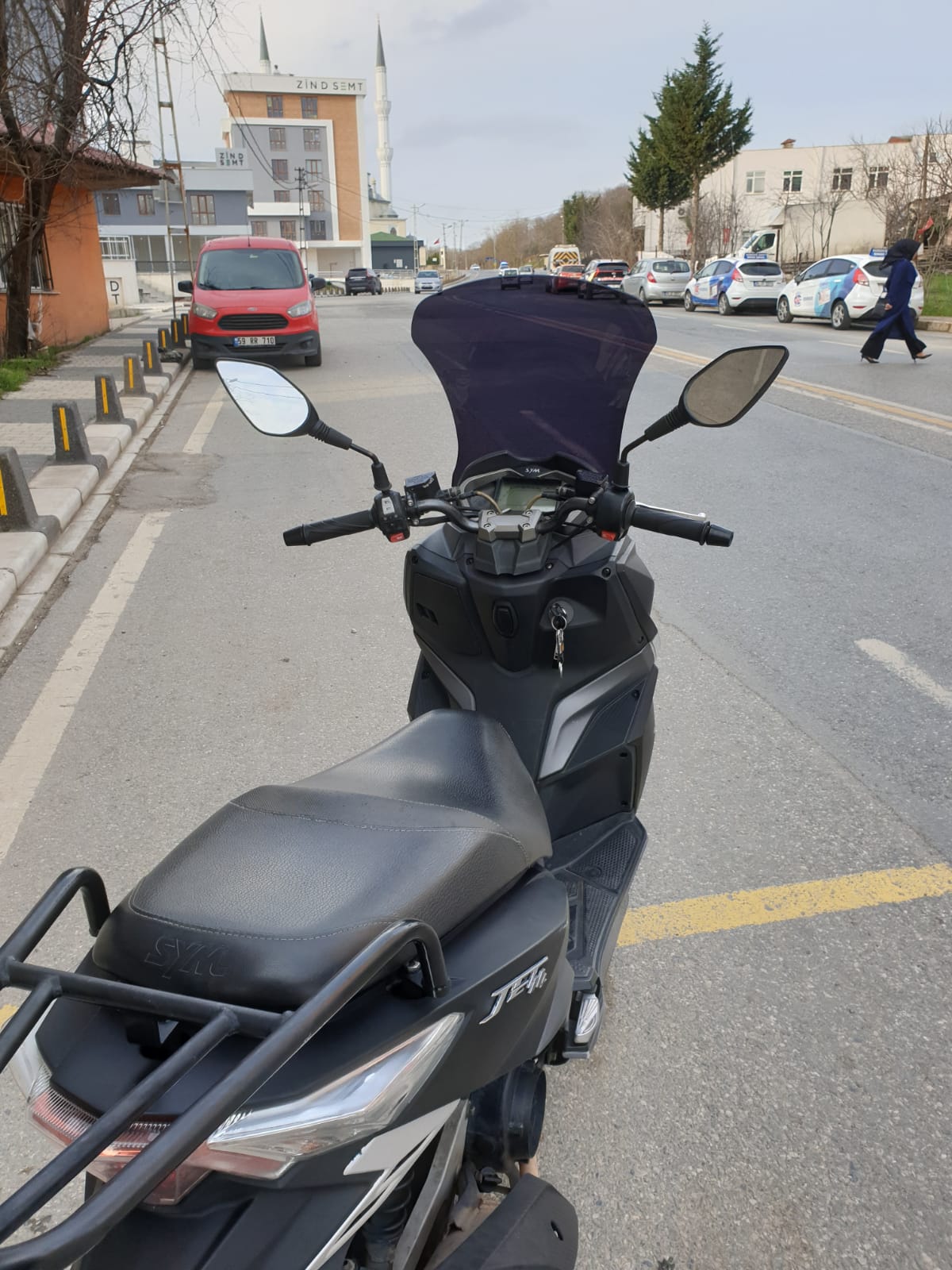 SYM JET 14 200 Siperlik Ön Cam 2017-2025 Model 72cm Siyah Renkli 4mm UZUN CAM