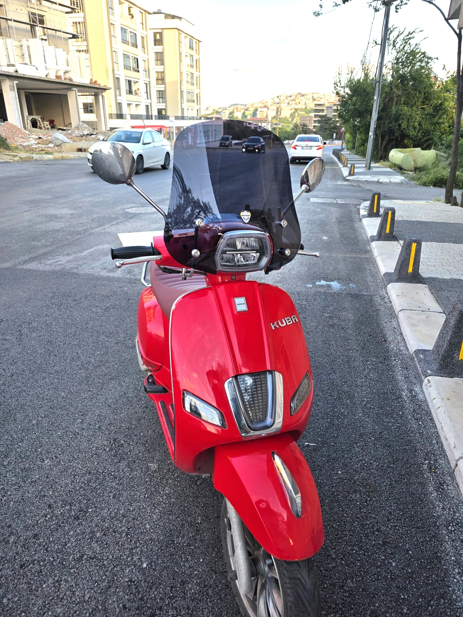 Küba Grace 50 125 Ön Cam 2023-2025 Model 42cm Siyah Renkli APARATSIZDIR