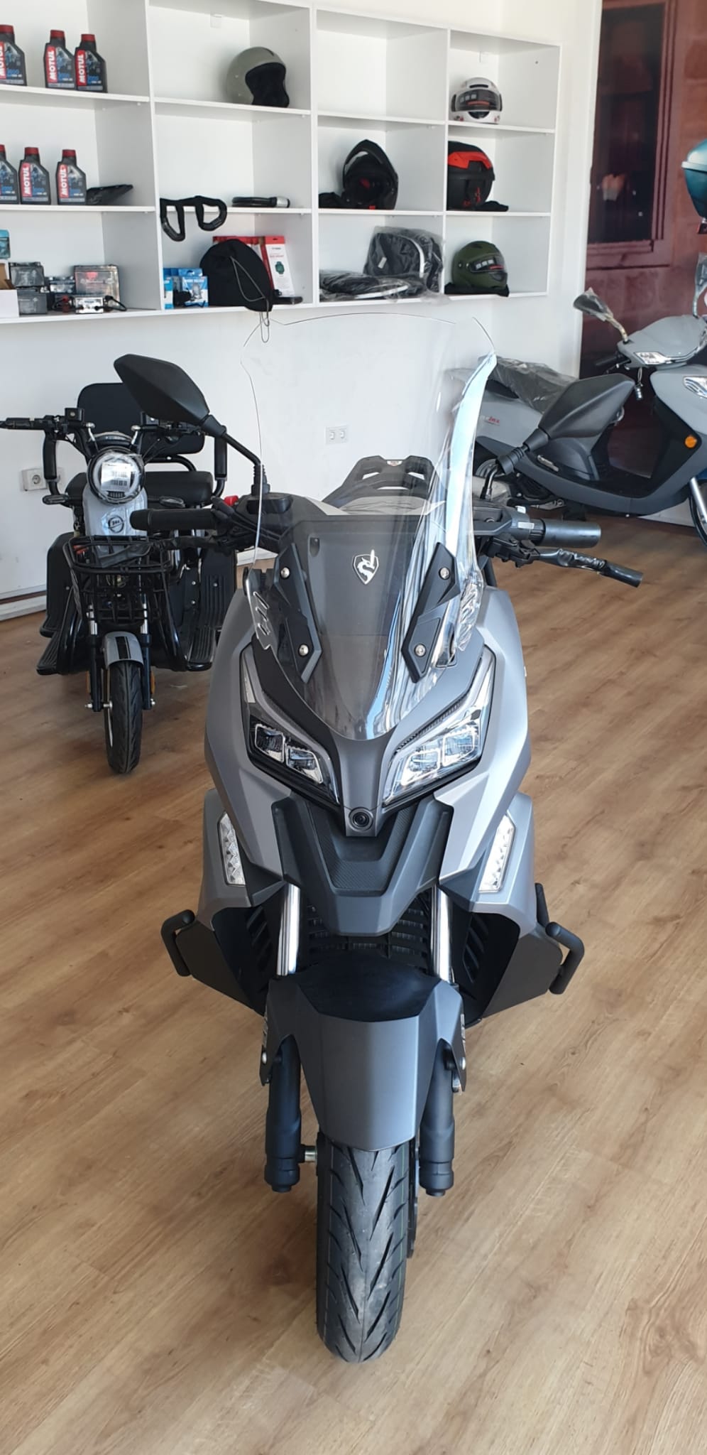 Motolüx RT2 Ragner Siperlik Ön Cam 2023-2025 Model 56cm Şeffaf Renkli 4mm UZUN CAM