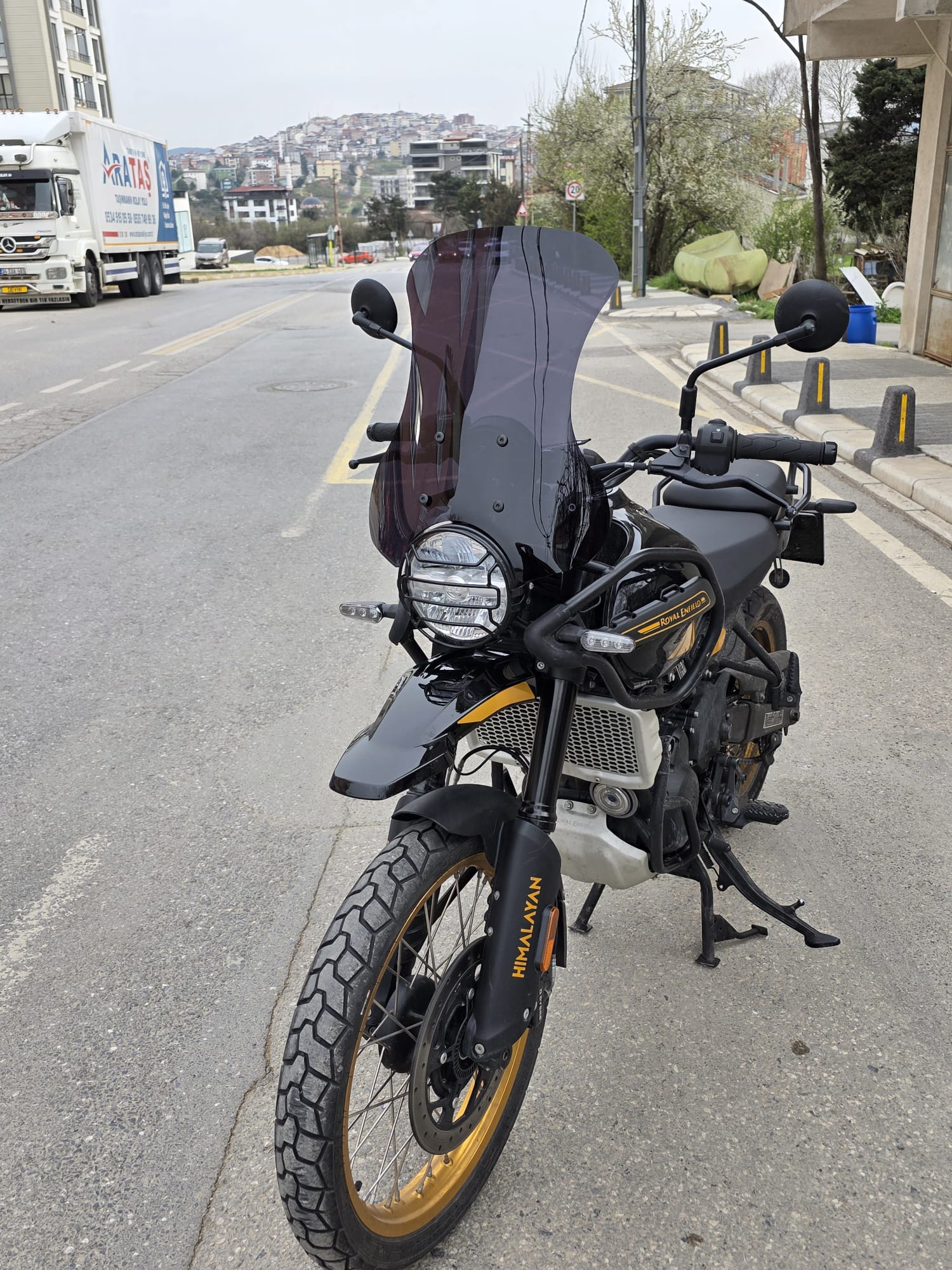 Himalayan Royal Enfıeld 450 Siperlik Ön Cam 2023-2025 Model 49cm Siyah Renkli 4mm