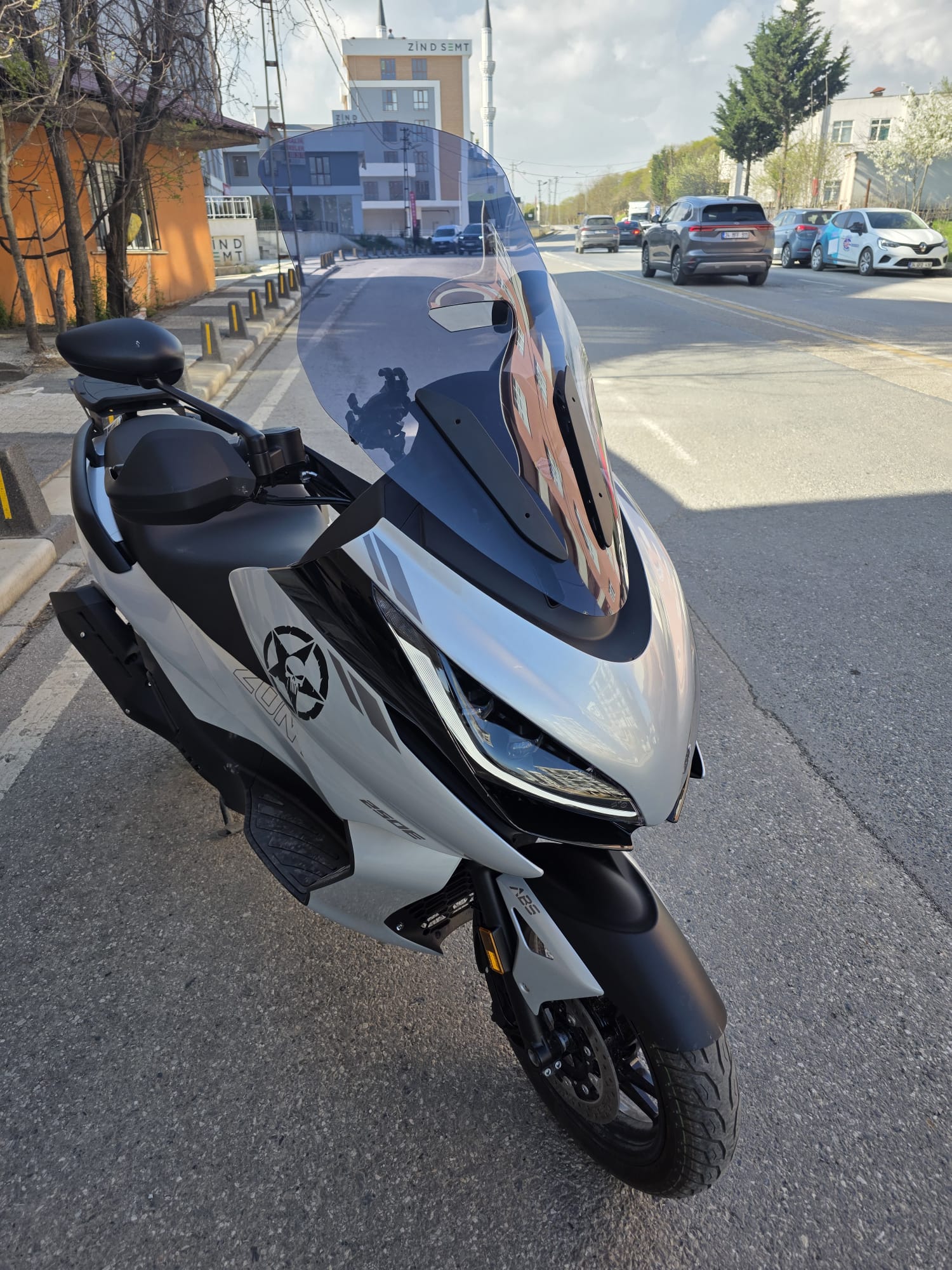 Zontes ZT 250 T-E Siperlik Ön Cam 2023-2025 Model 73cm Füme Renkli 4mm