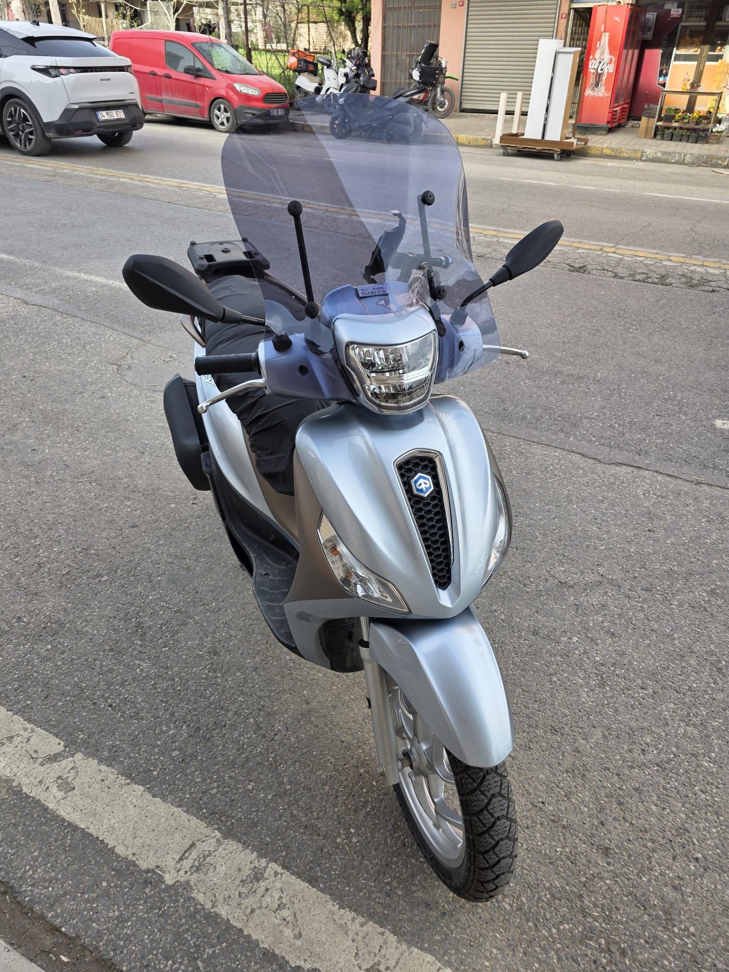 Piaggio Medley S 150 Ön Cam 2021-2025 Model 54cm Füme Renkli APARATSIZ GÖNDERİLİR