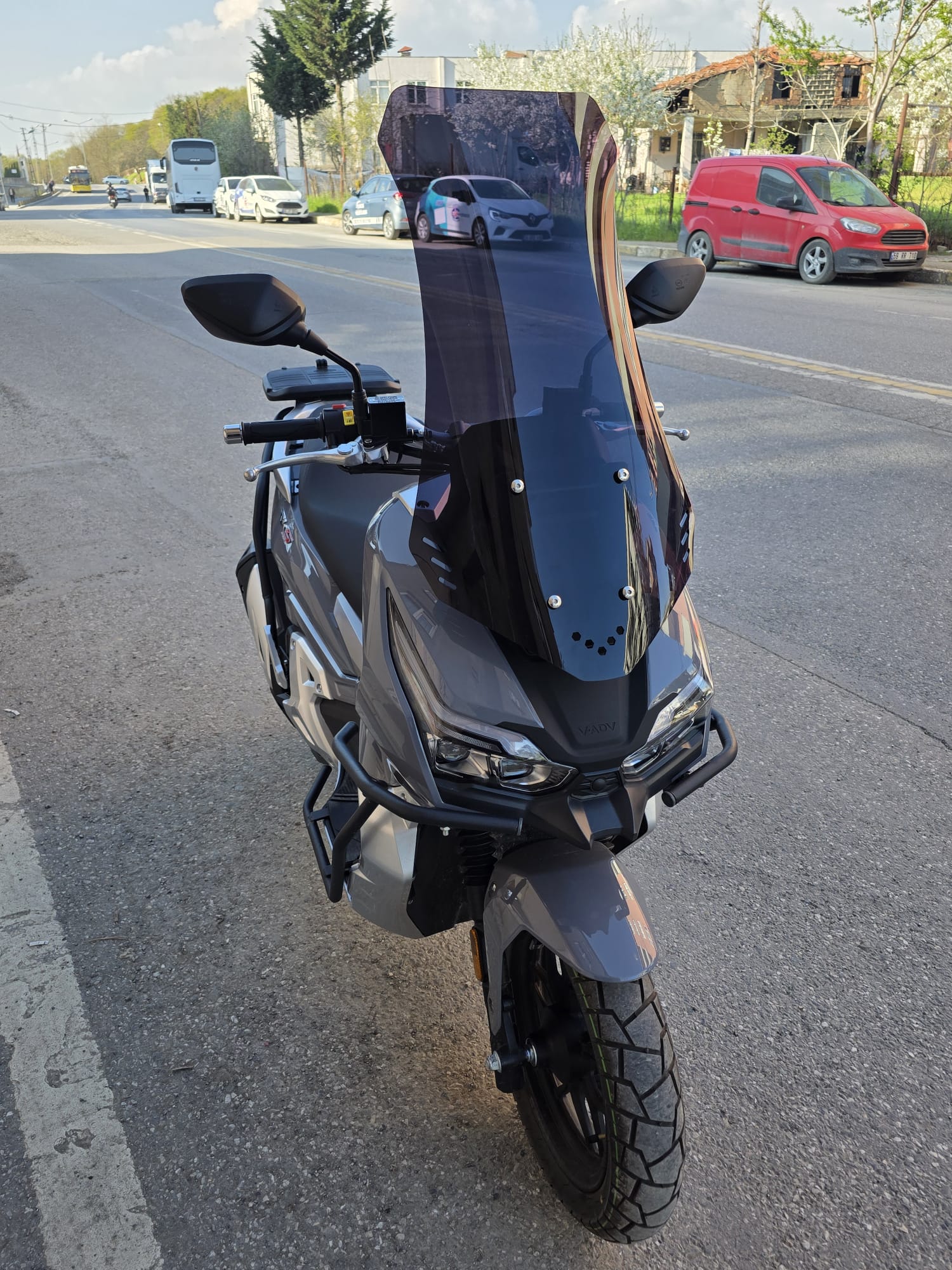 RKS Freccia 150 Siperlik Ön Cam 2022-2025 Model 75cm Siyah Renkli 4mm UZUN CAM