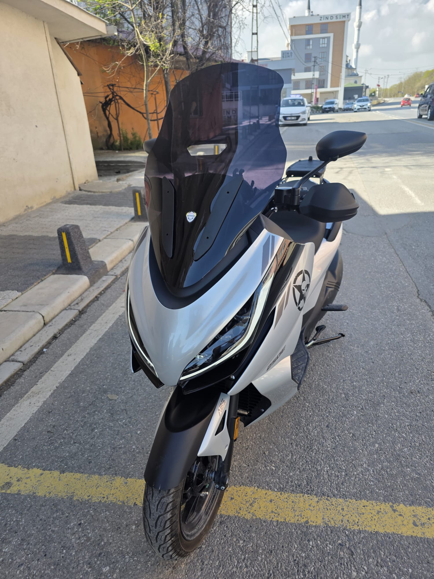 Zontes ZT 250 T-E Siperlik Ön Cam 2023-2025 Model 73cm Siyah Renkli 4mm