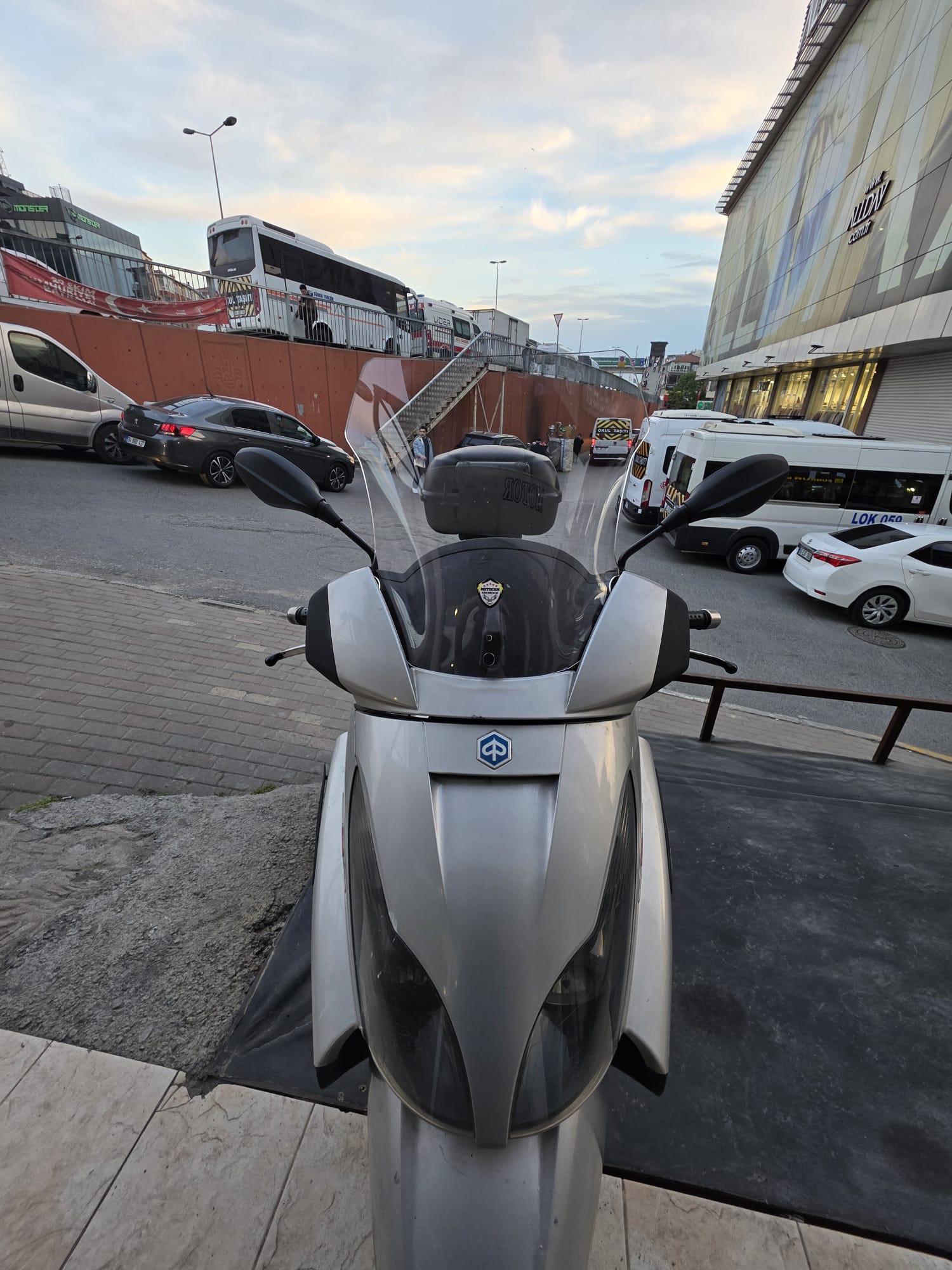 Piaggio X7 Siperlik Ön Cam 2007-2012 Model 43cm Şeffaf Renkli 4mm