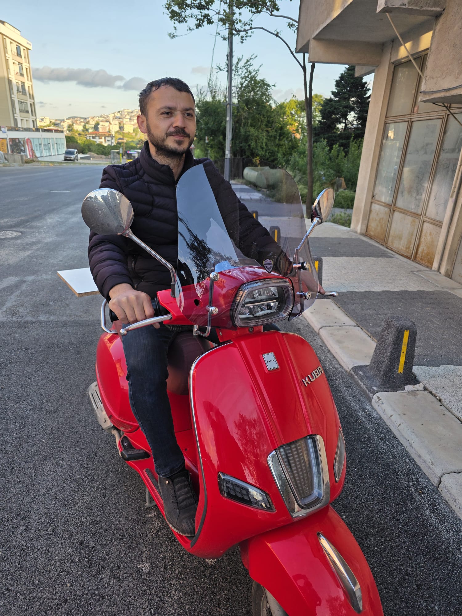 Küba Grace 50 125 Ön Cam 2023-2025 Model 42cm Füme Renkli Elcikli APARATSIZDIR