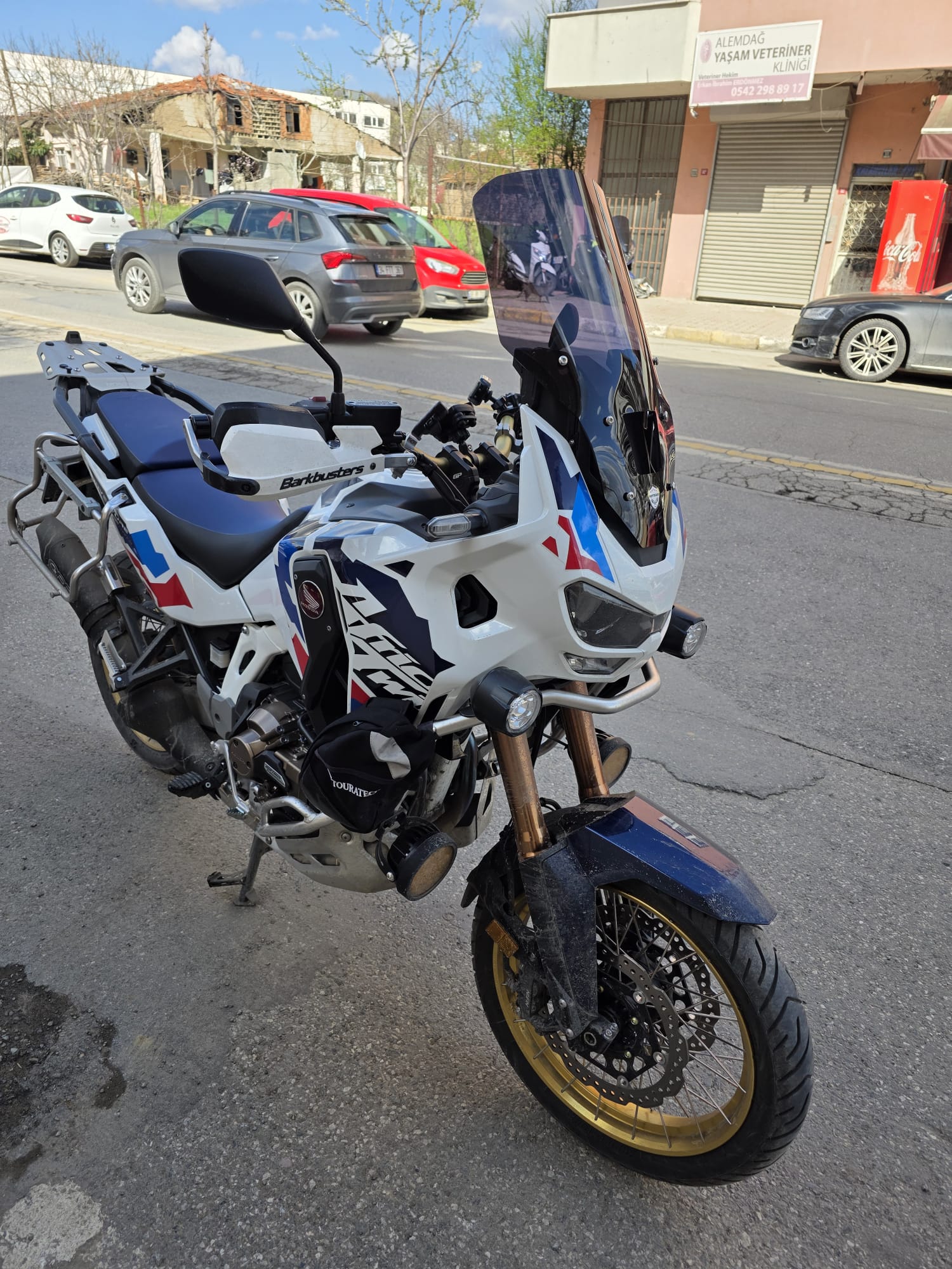 Honda Africa twin CRF 1100 L4 Ön Cam 2023-2025 Model 54cm Siyah Renkli 4mm UZUN VE GENİŞ