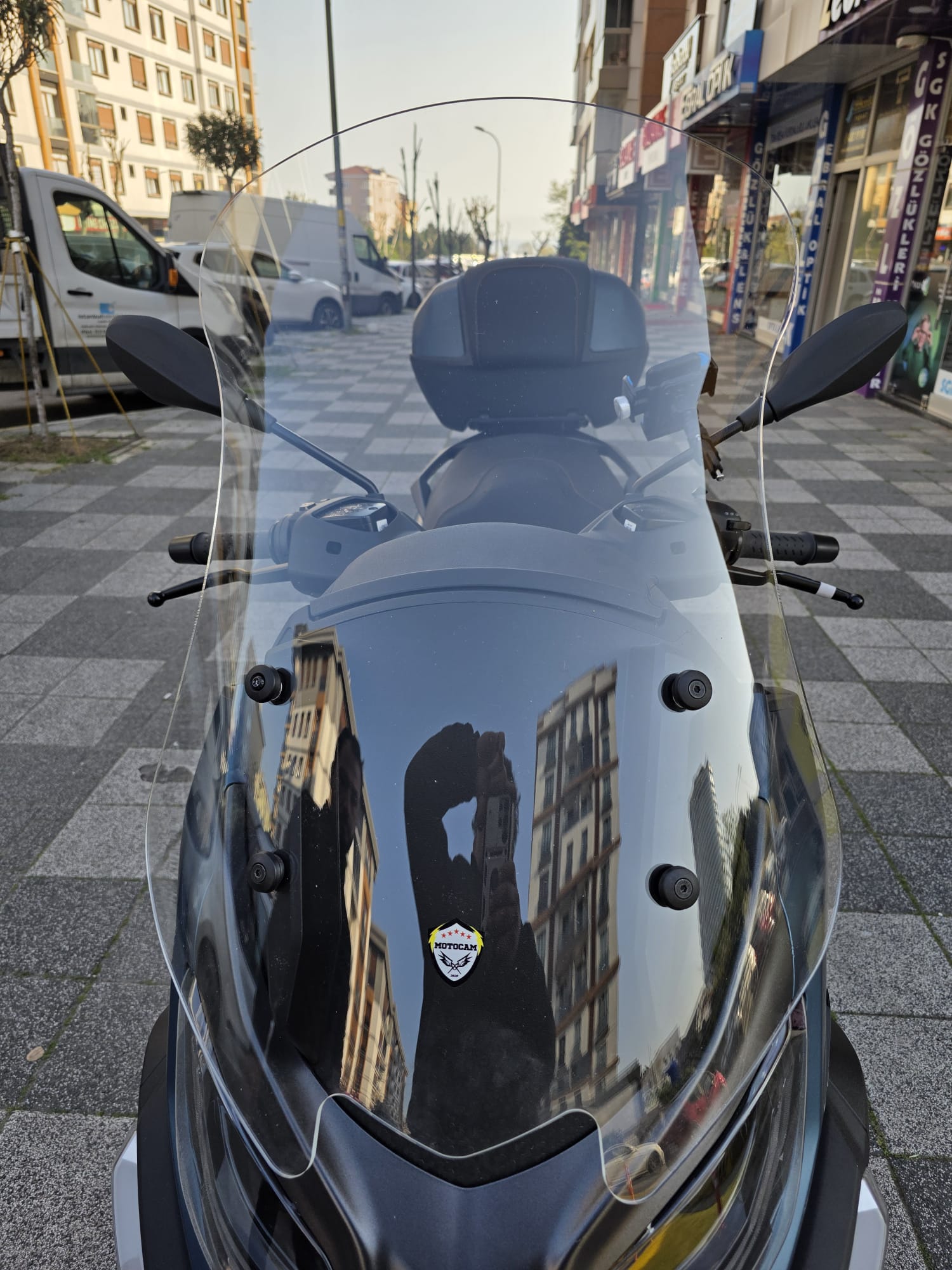 Piaggio MP3 530 Siperlik Ön Cam 2023-2025 Model 72cm Şeffaf Renkli 4mm UZUN CAM