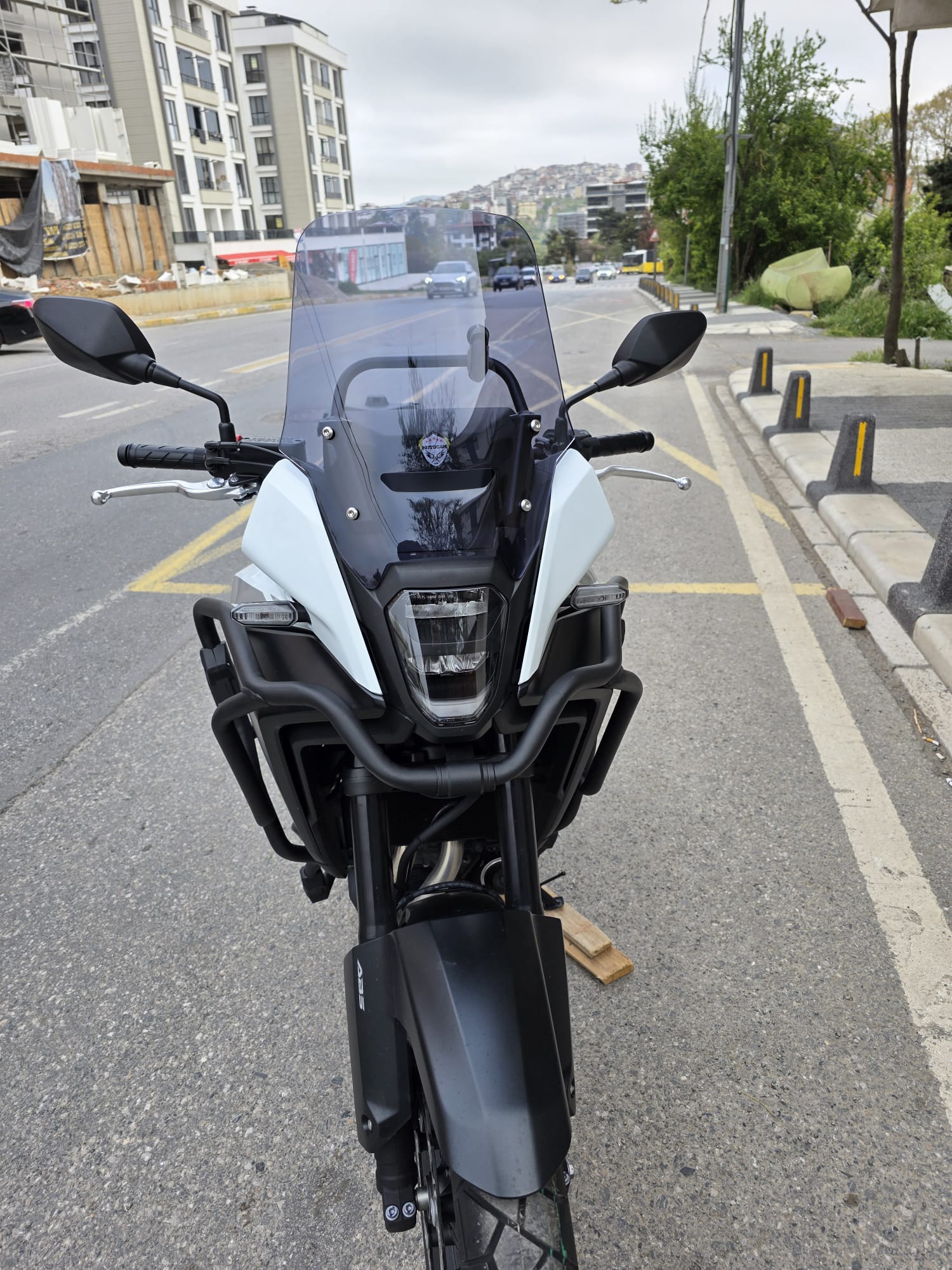 Honda NX 500 Ön Cam 34cm 2025 Model Füme Renkli 4mm Orijinal Boylu