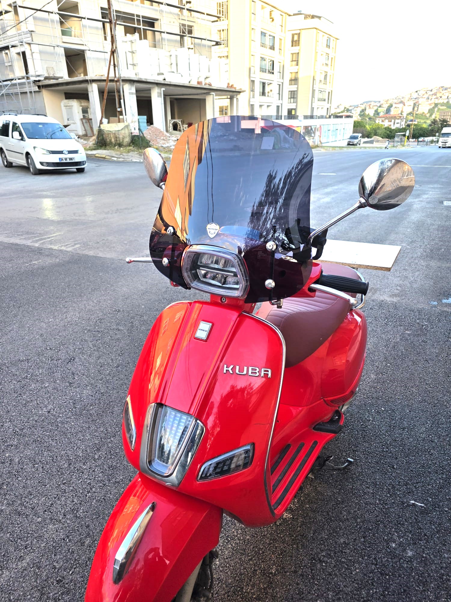 Küba Grace 50 125 Ön Cam 2023-2025 Model 42cm Siyah Renkli APARATSIZDIR
