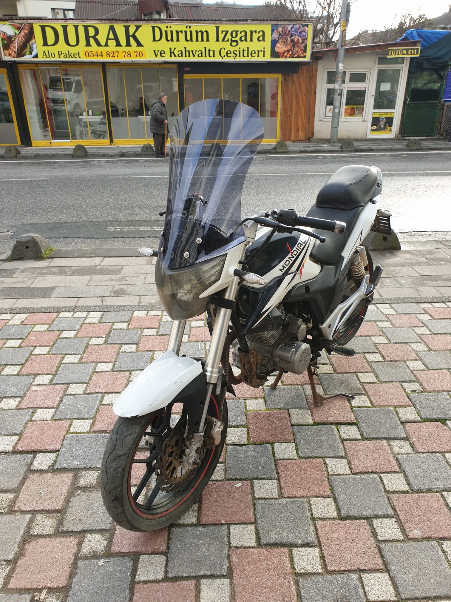 Mondial 180 Z One S Siperlik Ön Cam 58cm 2014 2022 Model Füme Renkli