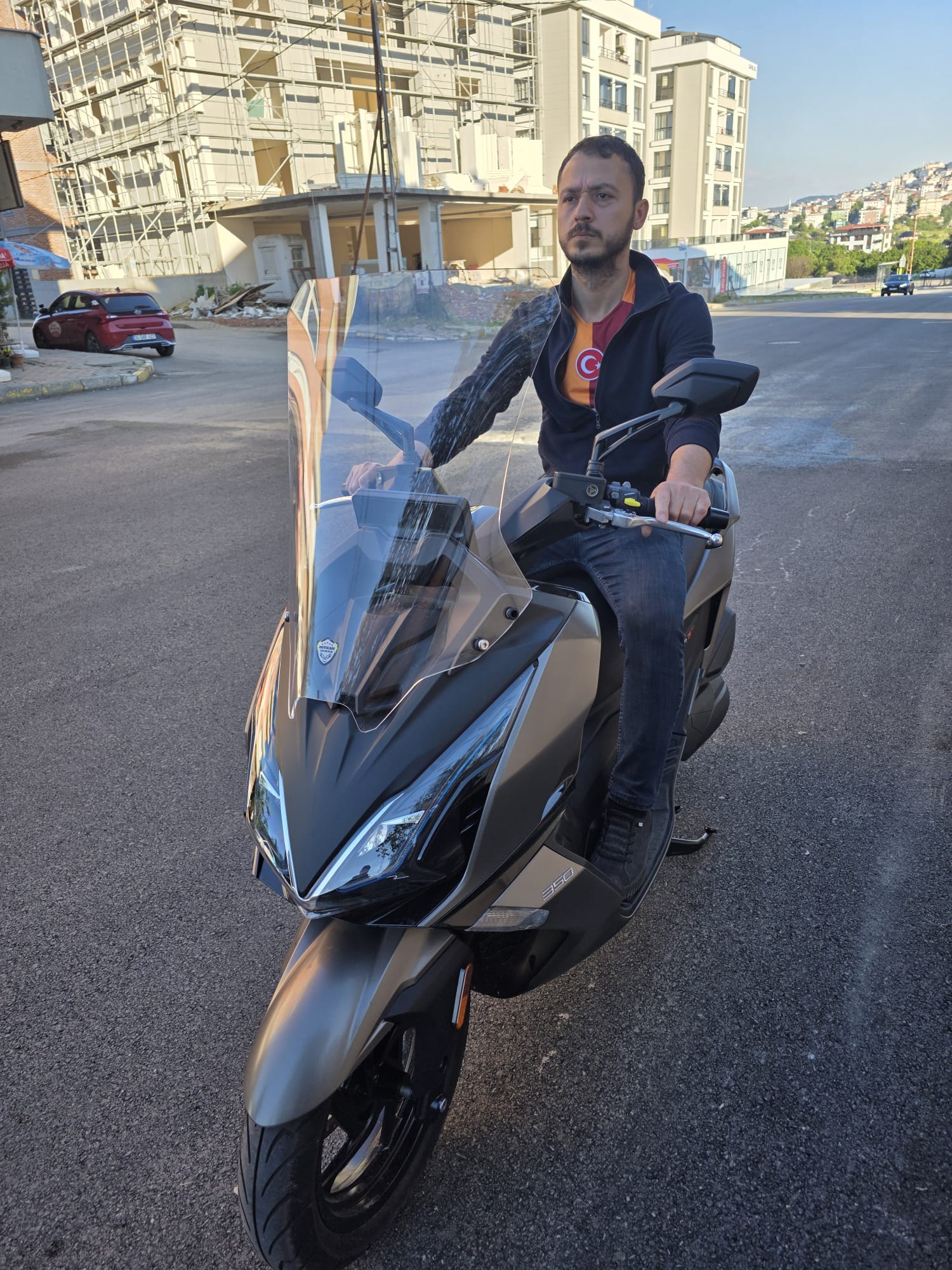 Kymco Downtown GT 350 Siperlik Ön Cam 2025 Model 62cm Şeffaf Renkli 4mm