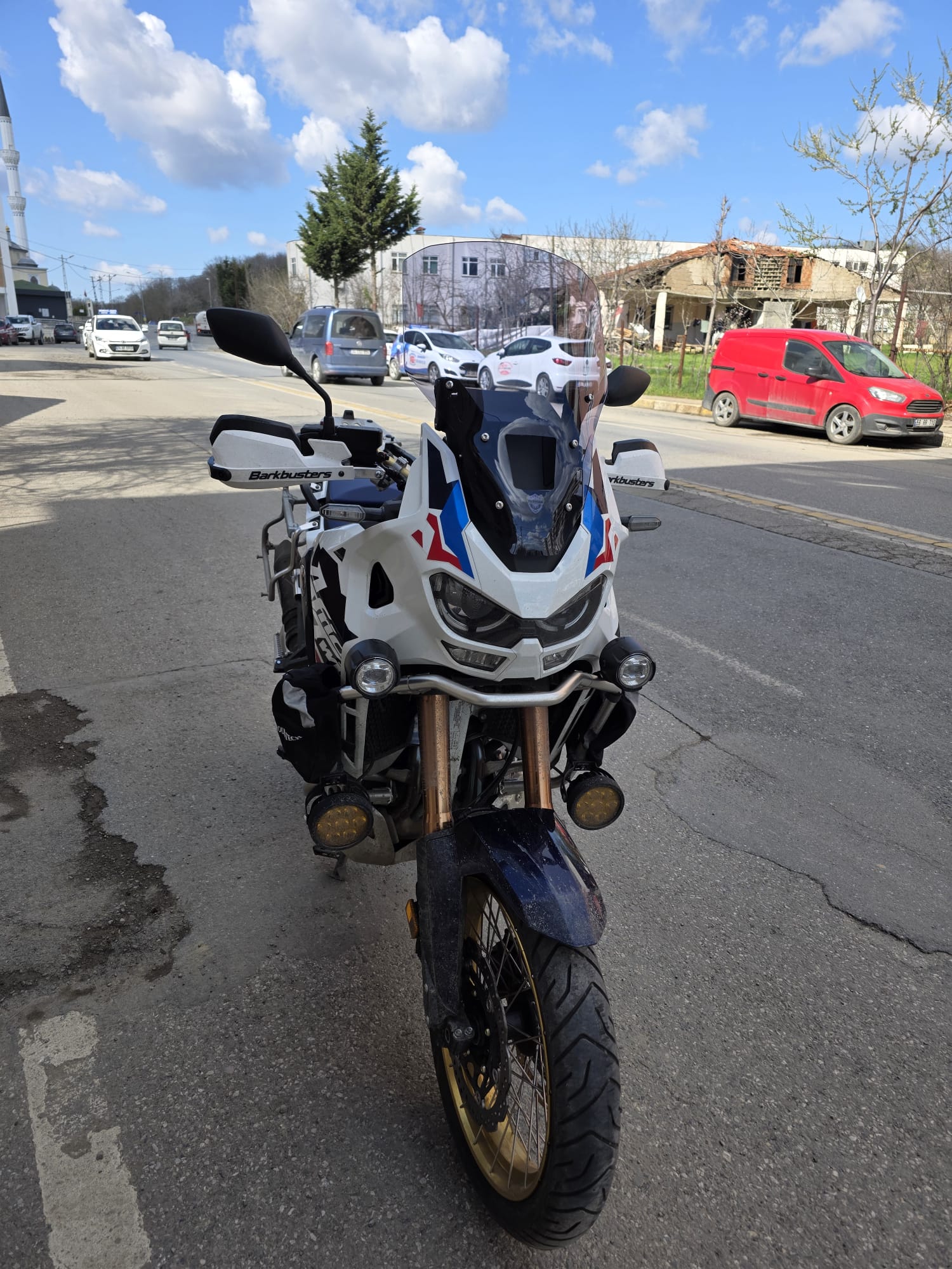 Honda Africa twin CRF 1100 L4 Ön Cam 2023-2025 Model 54cm Füme Renkli 4mm UZUN VE GENİŞ