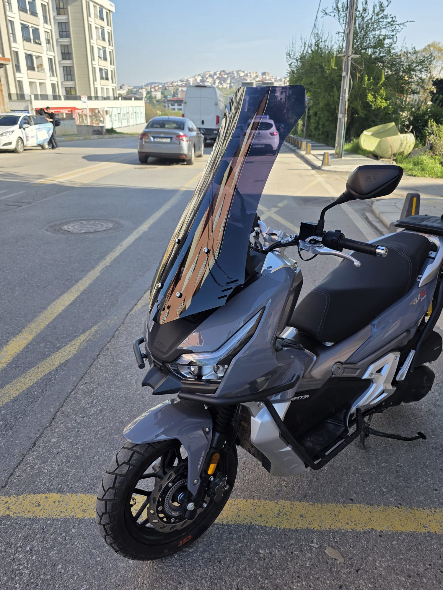RKS Freccia 150 Siperlik Ön Cam 2022-2025 Model 75cm Siyah Renkli 4mm UZUN CAM