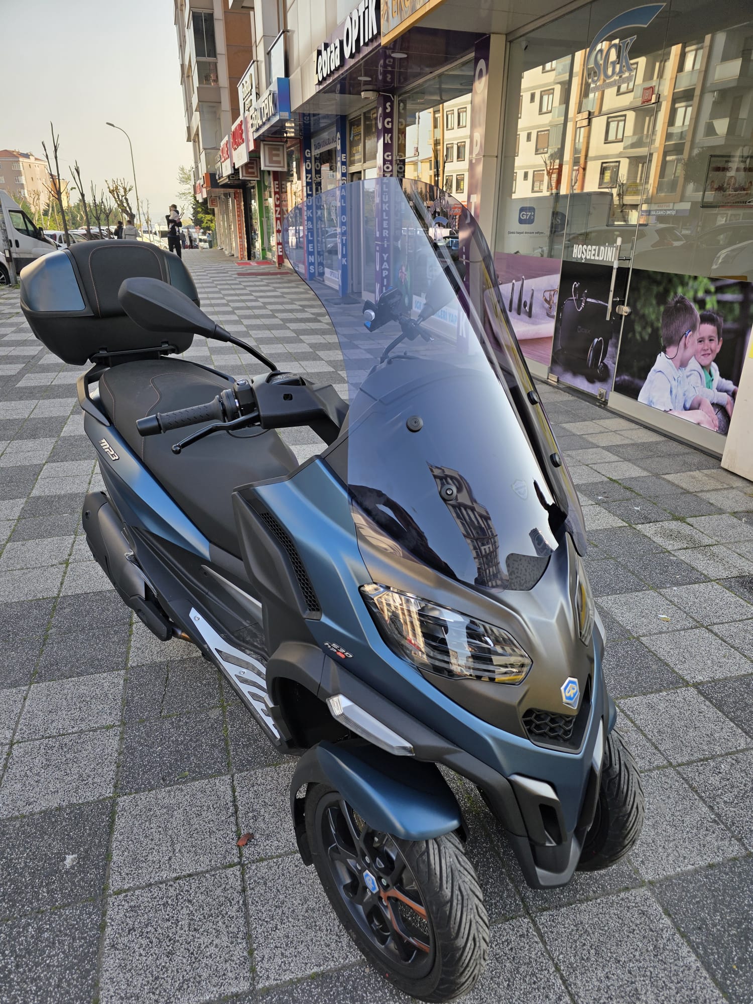 Piaggio MP3 530 Siperlik Ön Cam 2023-2025 Model 72cm Füme Renkli 4mm UZUN CAM