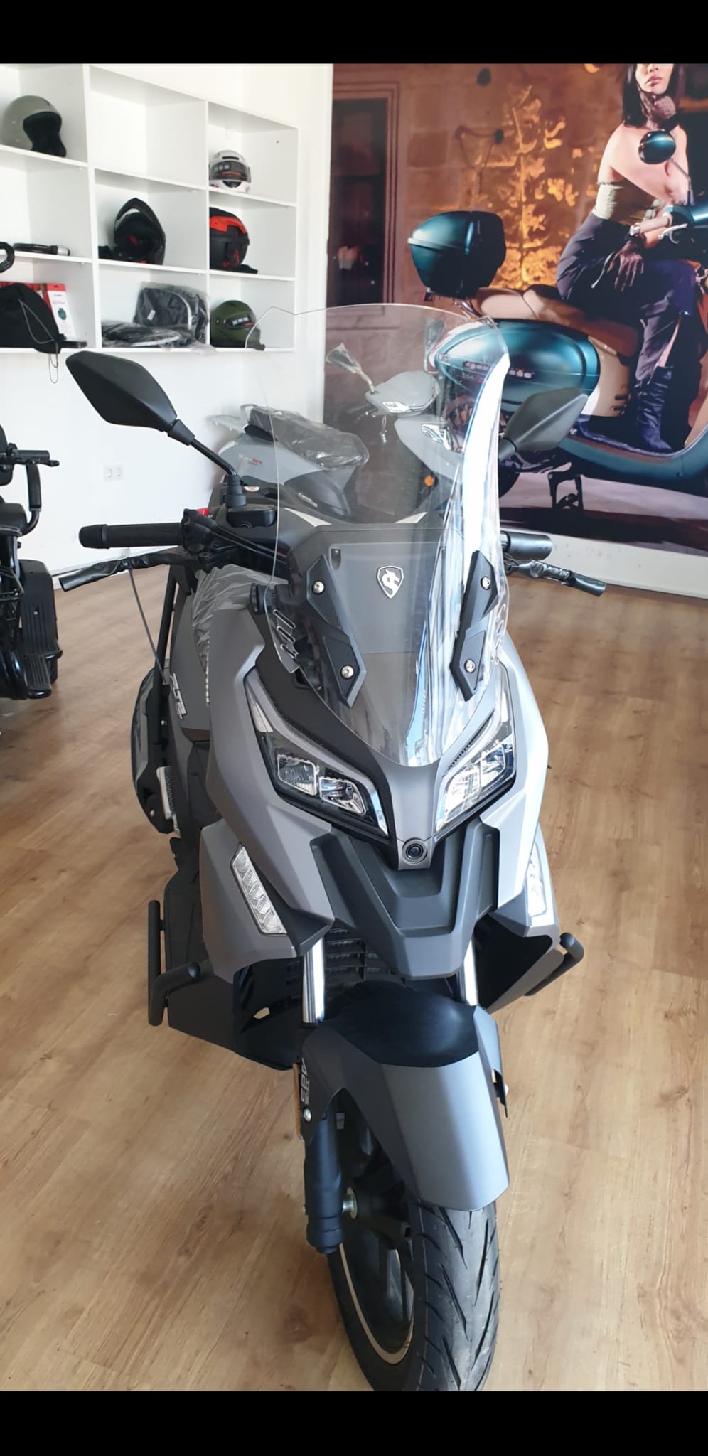 Motolüx RT2 Ragner Siperlik Ön Cam 2023-2025 Model 56cm Şeffaf Renkli 4mm UZUN CAM