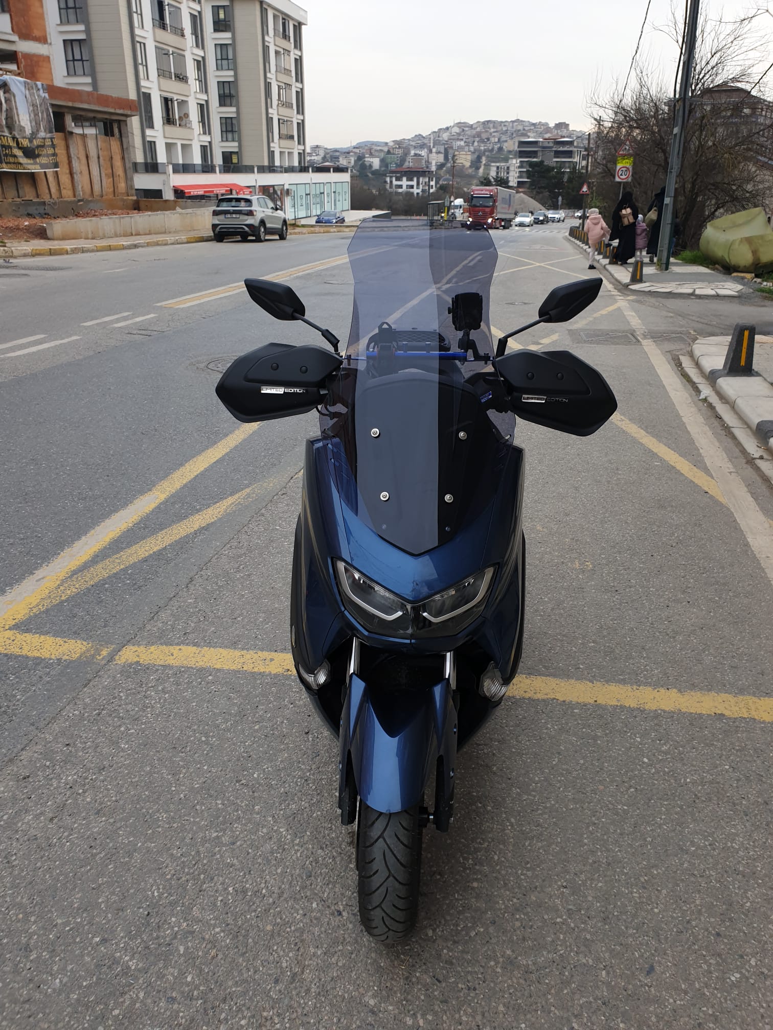 Yamaha Nmax Siperlik Ön Cam 2021-2025 Model 72cm Füme Renkli 4mm UZUN CAM
