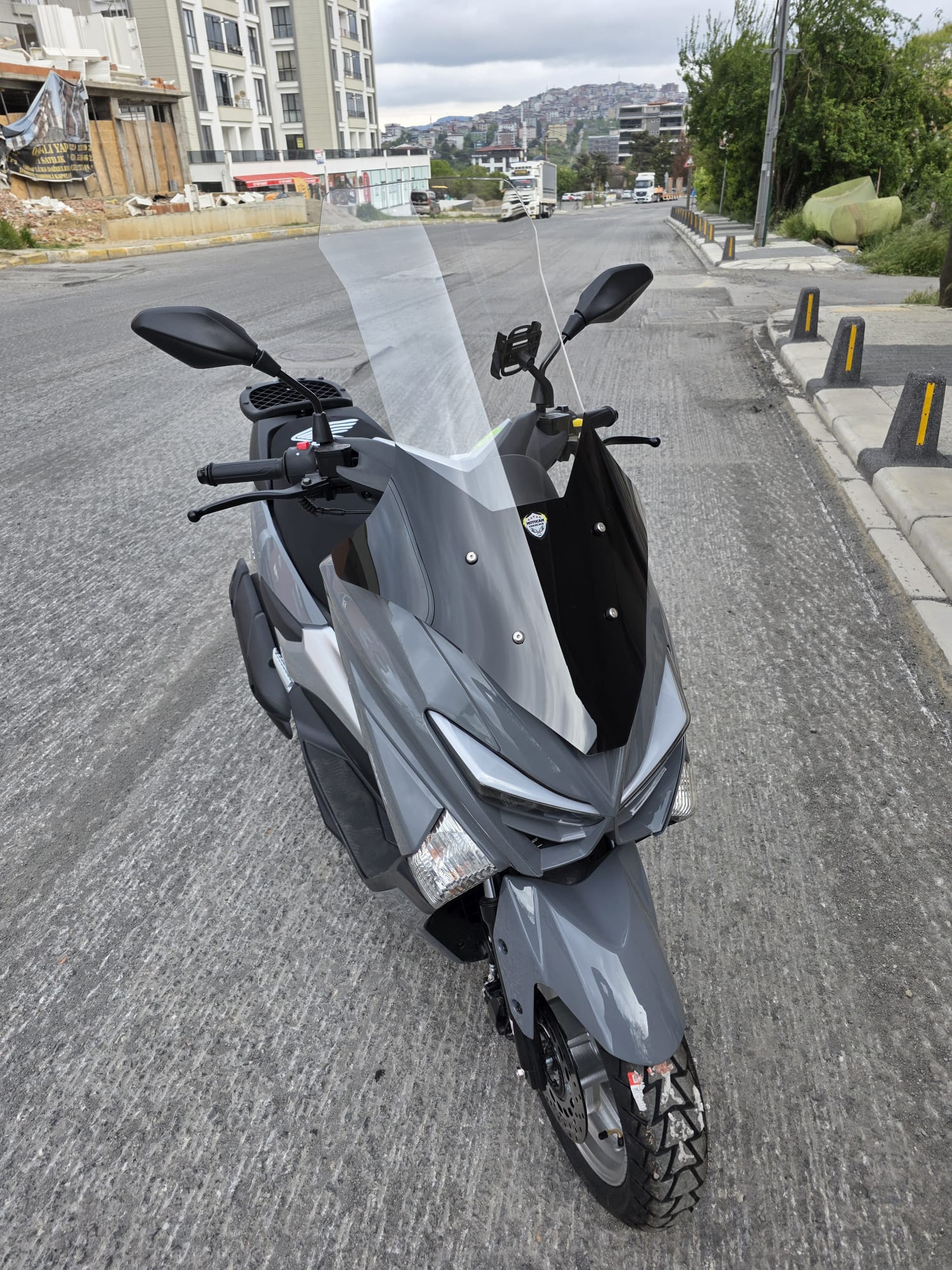 Revolt RSX4 Siperlik Ön Cam 2022-2025 Model 78cm Şeffaf Renkli 4mm UZUN CAM