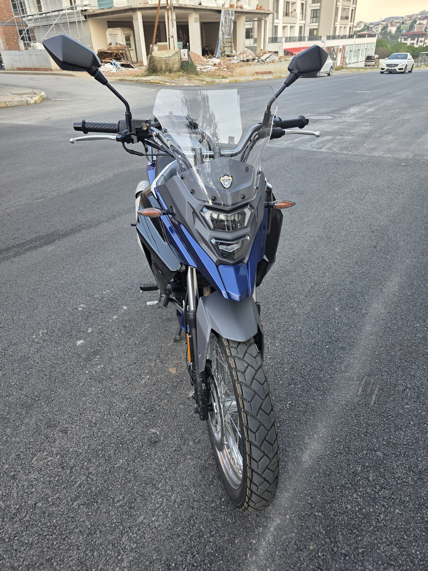 SYM NHT 200 Siperlik Ön Cam 2023-2025 Model 30cm Şeffaf Renkli 4mm Spor Cam