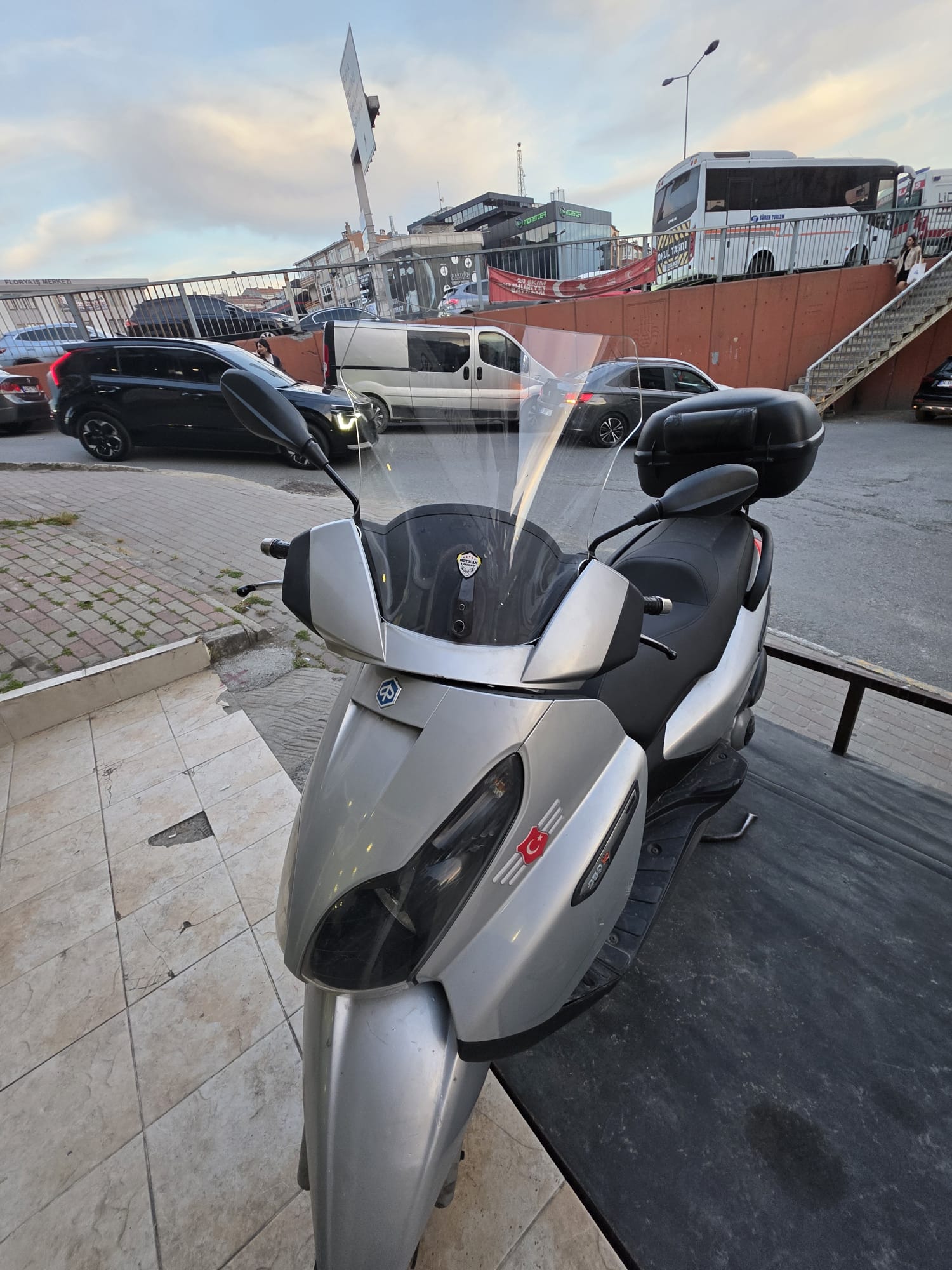 Piaggio X7 Siperlik Ön Cam 2007-2012 Model 43cm Şeffaf Renkli 4mm