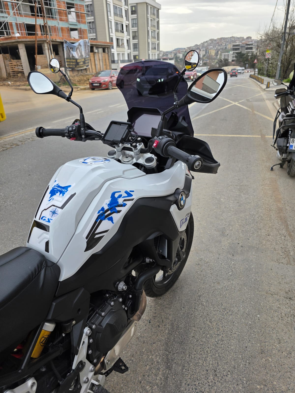 Bmw F800 GS Siperlik Ön Cam 2023-2025 Model 44cm Siyah Renkli 4mm