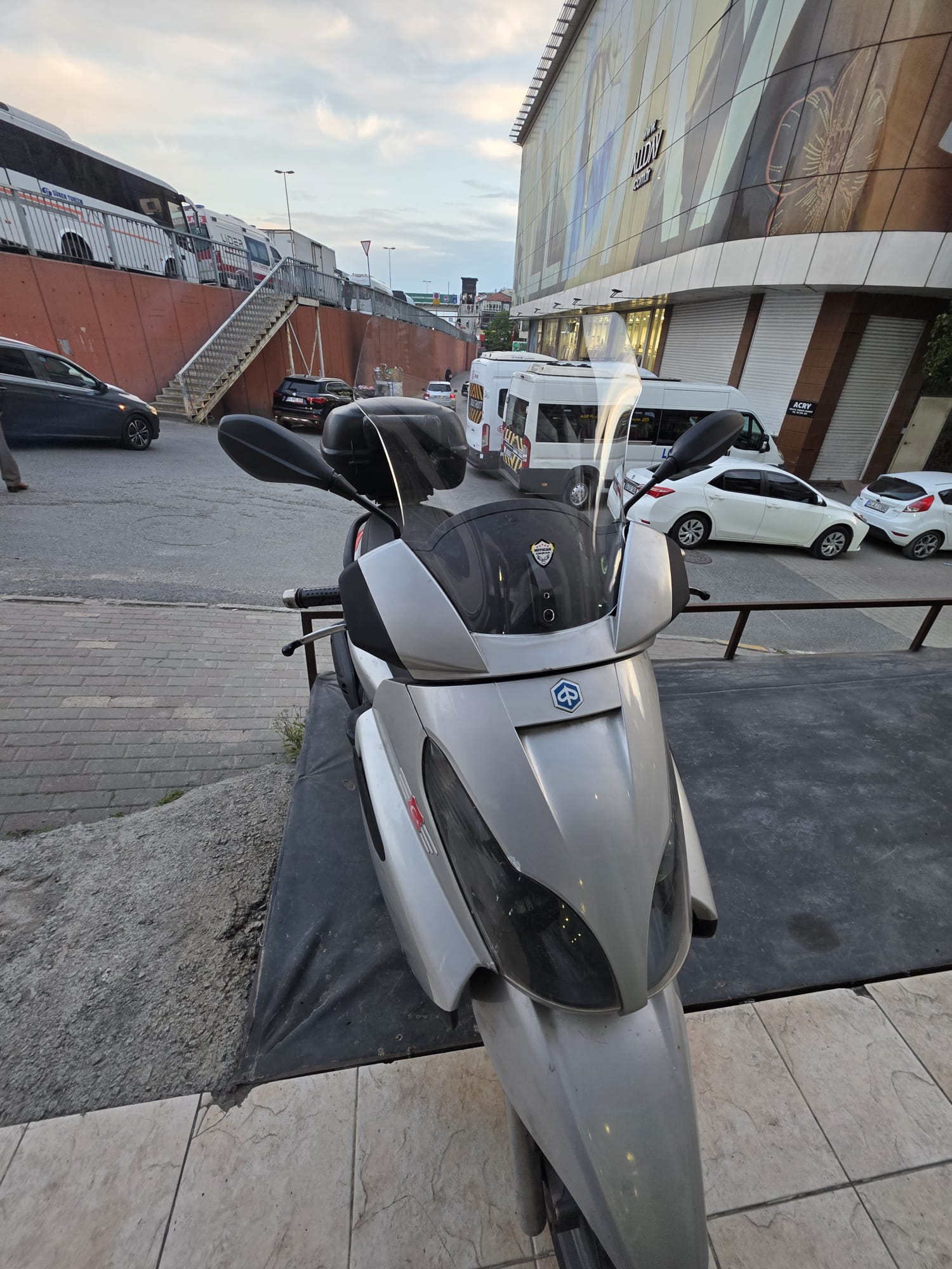 Piaggio X7 Siperlik Ön Cam 2007-2012 Model 43cm Şeffaf Renkli 4mm