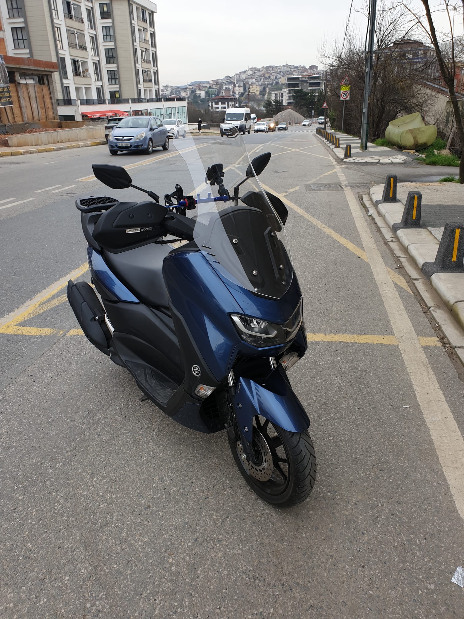 Yamaha Nmax Siperlik Ön Cam 2021-2025 Model 72cm Şeffaf Renkli 4mm UZUN CAM