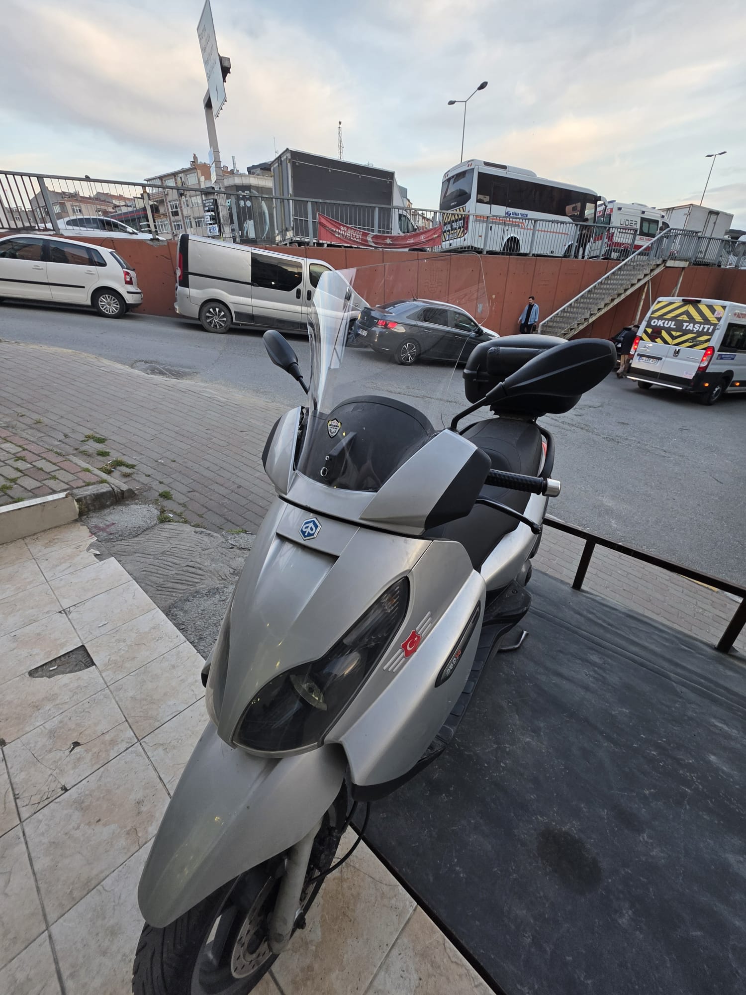 Piaggio X7 Siperlik Ön Cam 2007-2012 Model 43cm Şeffaf Renkli 4mm