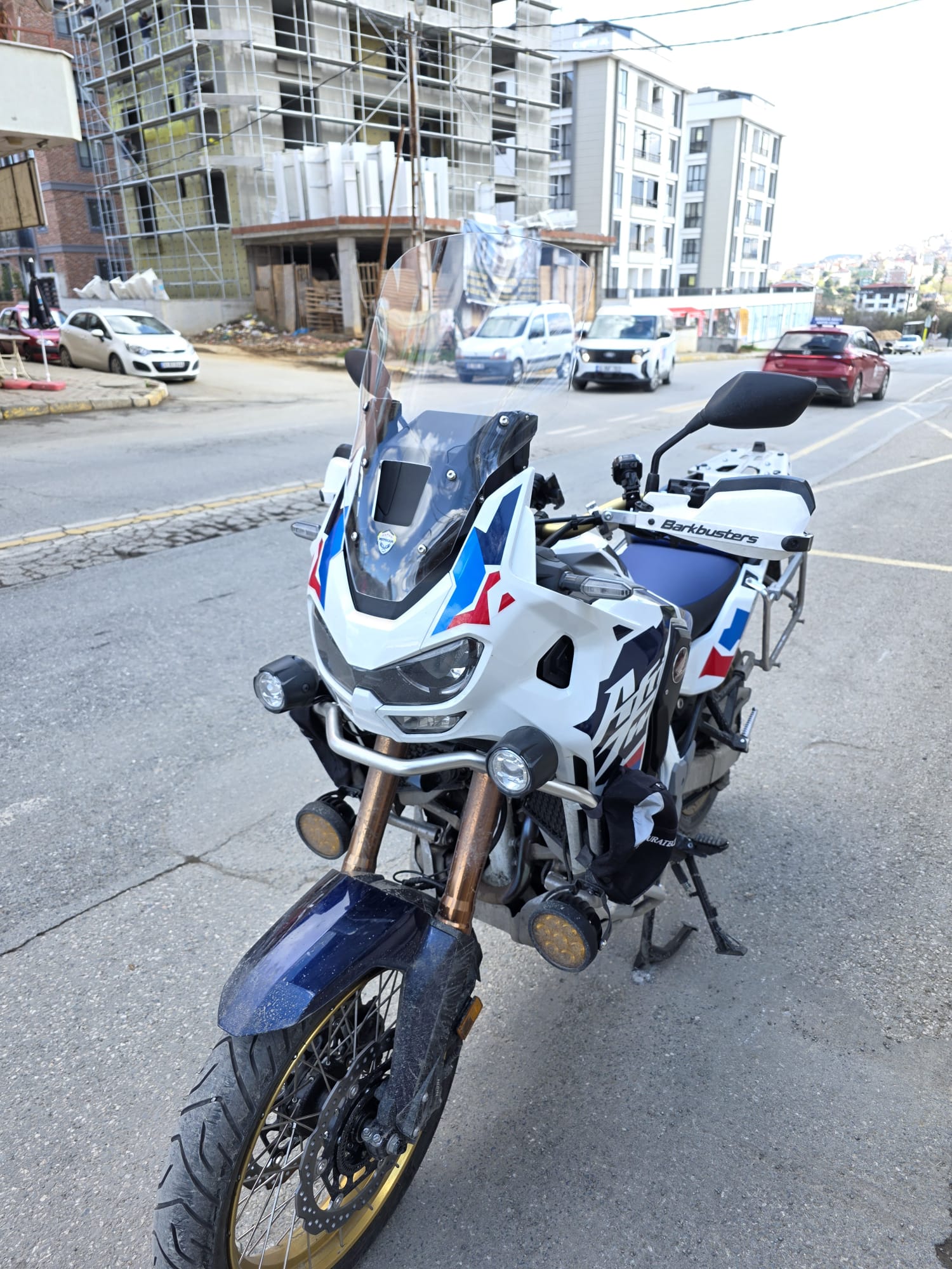 Honda Africa twin CRF 1100 L4 Ön Cam 2023-2025 Model 54cm Şeffaf Renkli 4mm UZUN VE GENİŞ